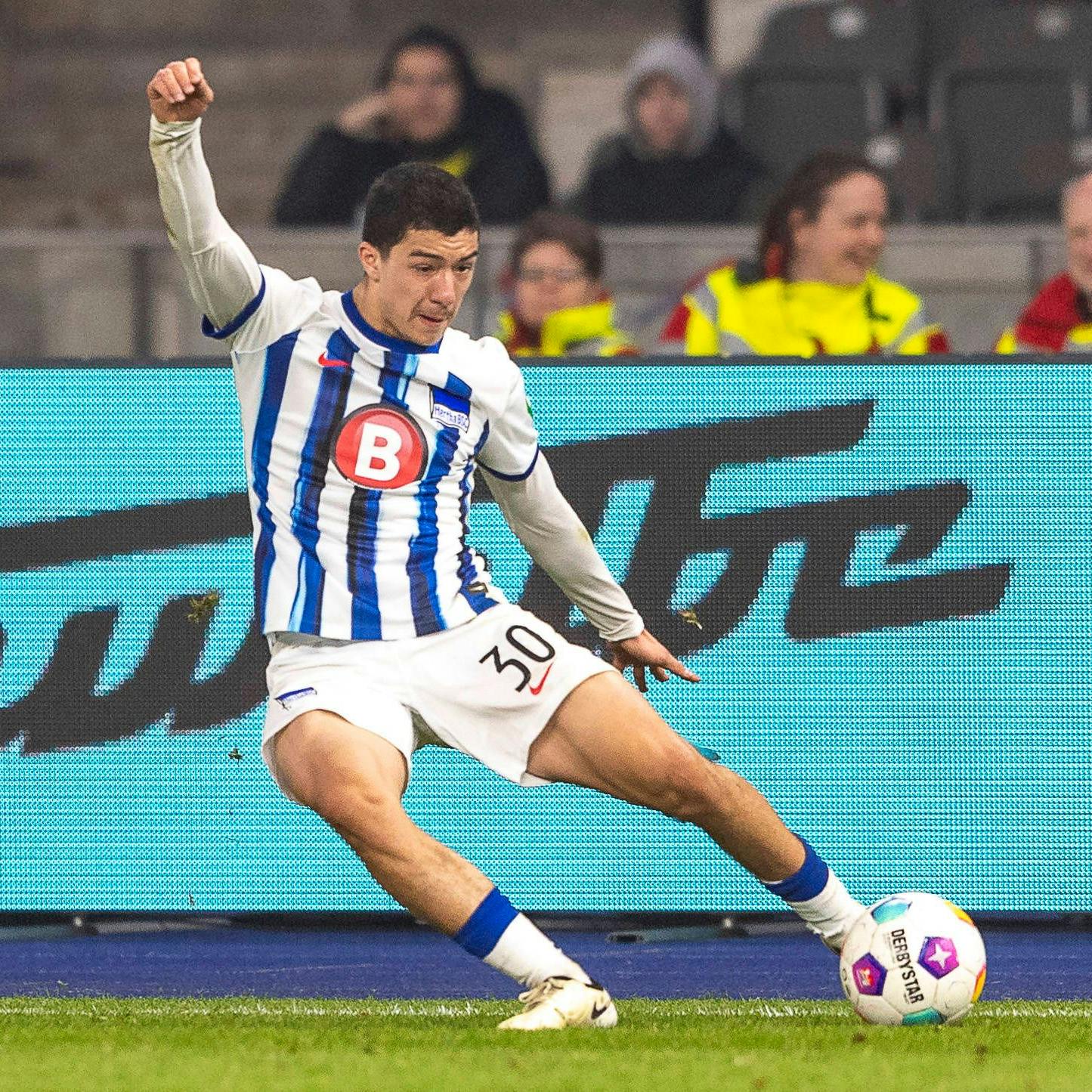 Herthas Ibo Maza steht auch Sonntag wieder in der Startelf, wenn es beim FC St. Pauli um Punkte geht.