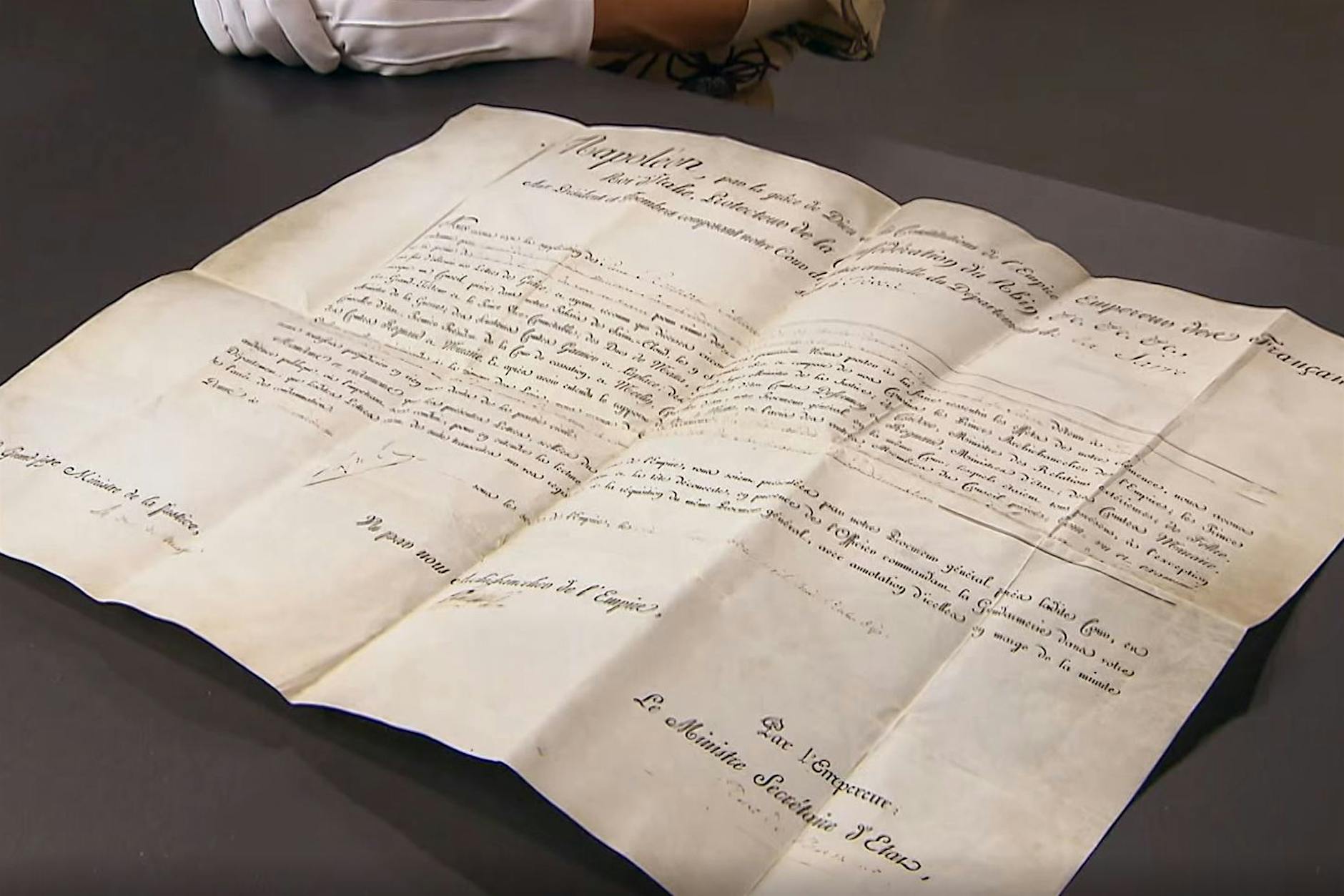 Historische Sensation: Bieterschlacht der „Bares für Rares“-Händler um Feldherren-Urkunde