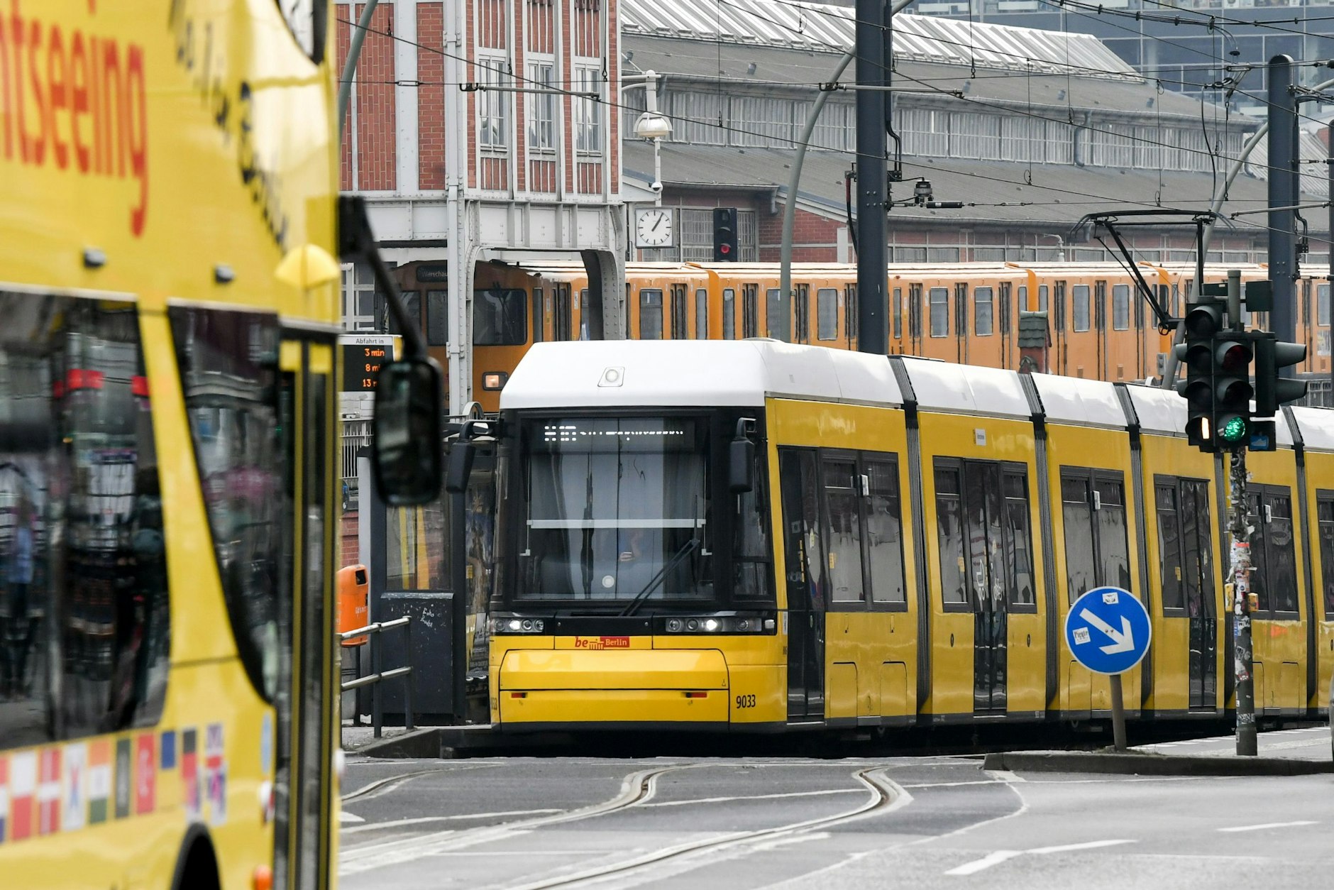Das Öffi-Ticket für Bus und Bahn soll in Berlin ab 1. Juli 29 Euro pro Monat kosten. Eigentlich. Aber es gibt Finanzierungsprobleme.