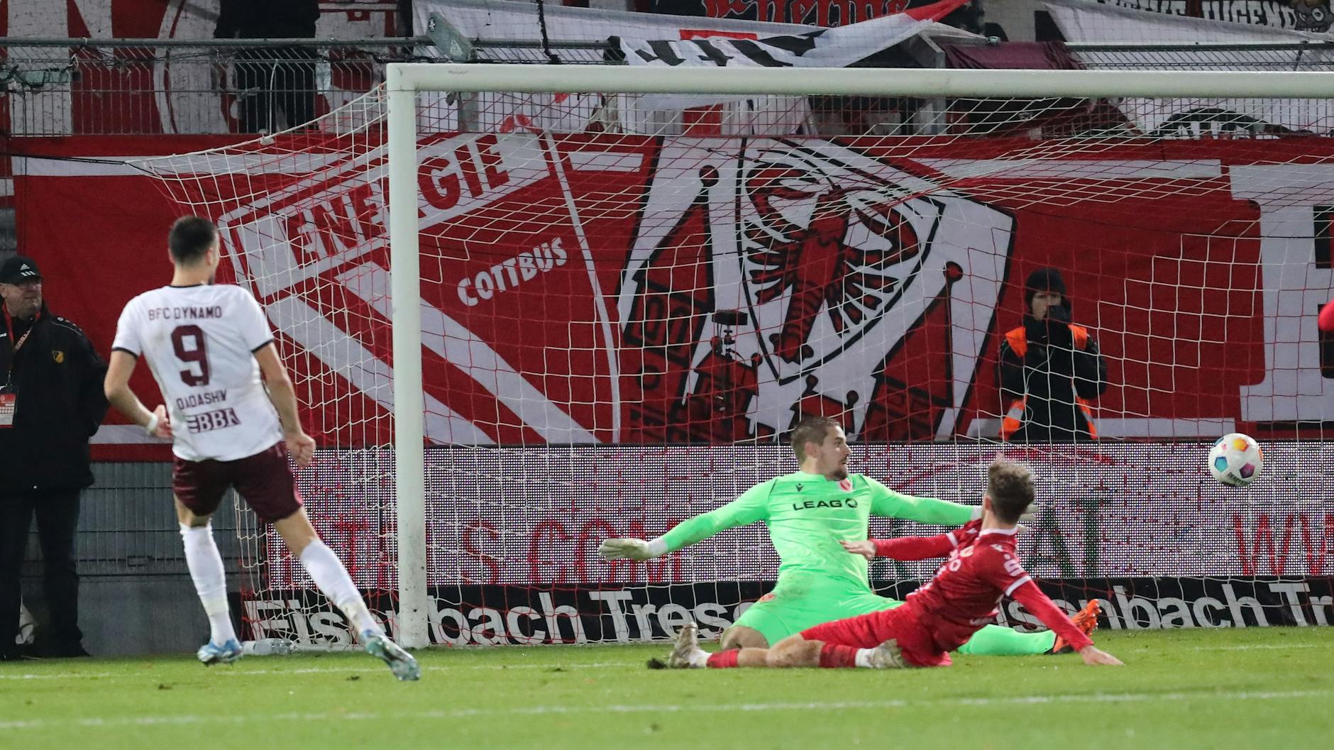 Rufat Dadashov (l.) trifft zum Sieg für den BFC Dynamo in Cottbus. Das war im November das bisher letzte Tor aus dem Spiel heraus für den Knipser.