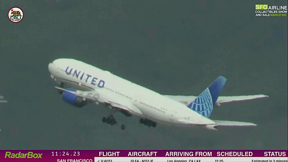 Diese Boeing 777 der Fluggesellschaft United Airlines verliert beim Start in San Francisco ein Rad.