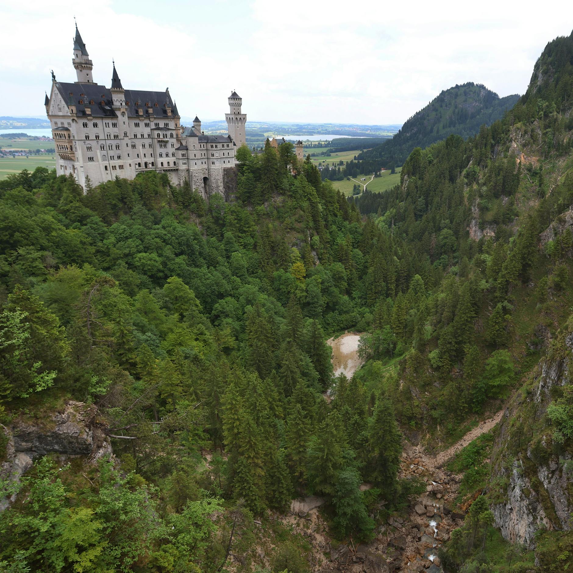 Neuschwanstein-Killer warf Opfer wie Sack Abfall in die Schlucht!