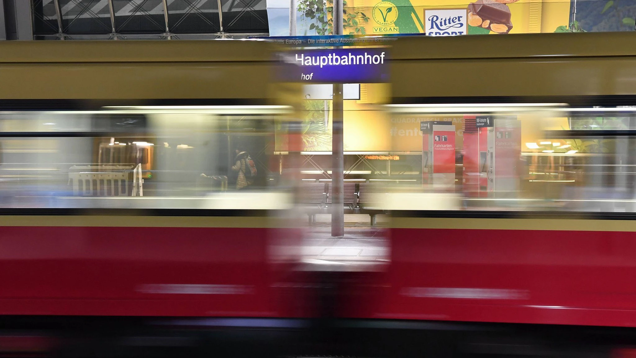 Nur wenige S-Bahn-Linien werden am Streiktag den Hauptbahnhof in Berlin anfahren.