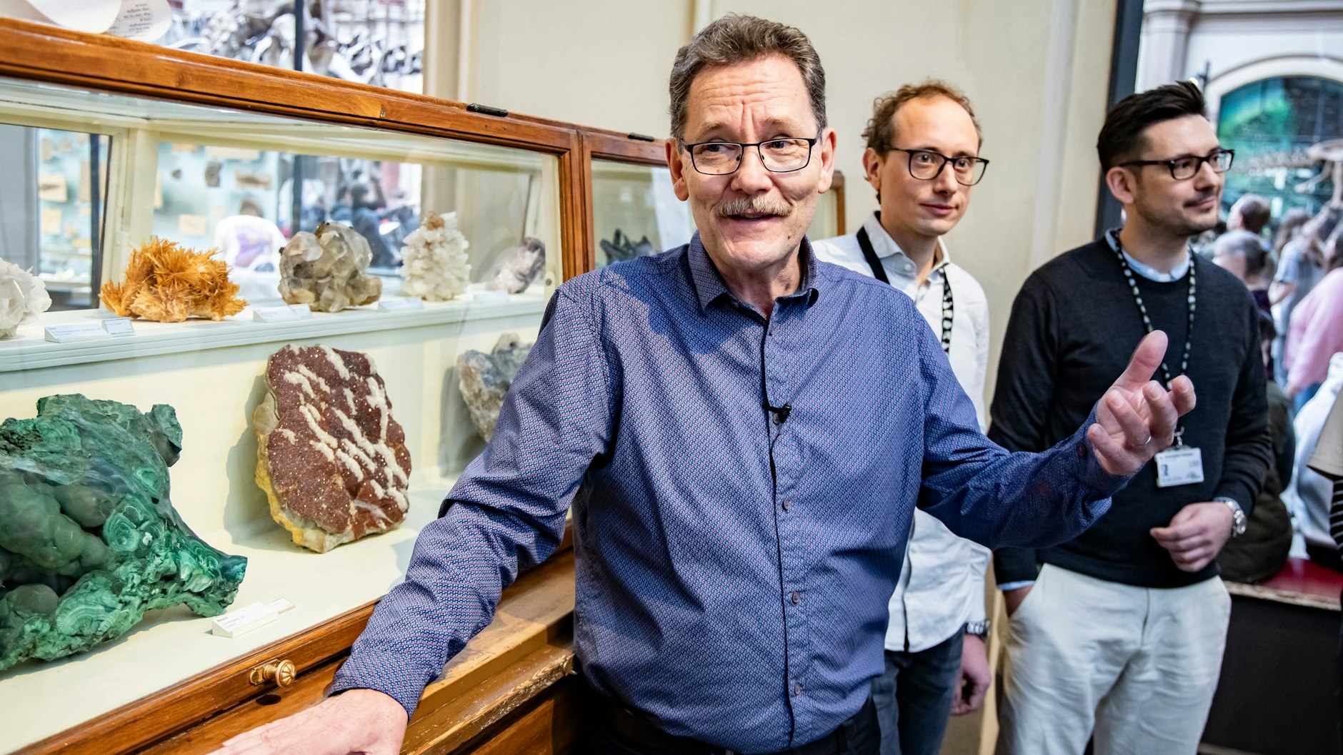 Professor Lutz Hecht bei der Vorstellung der Meteoriten aus Brandenburg. Nun werden die Bruchstücke weiter untersucht.&nbsp;