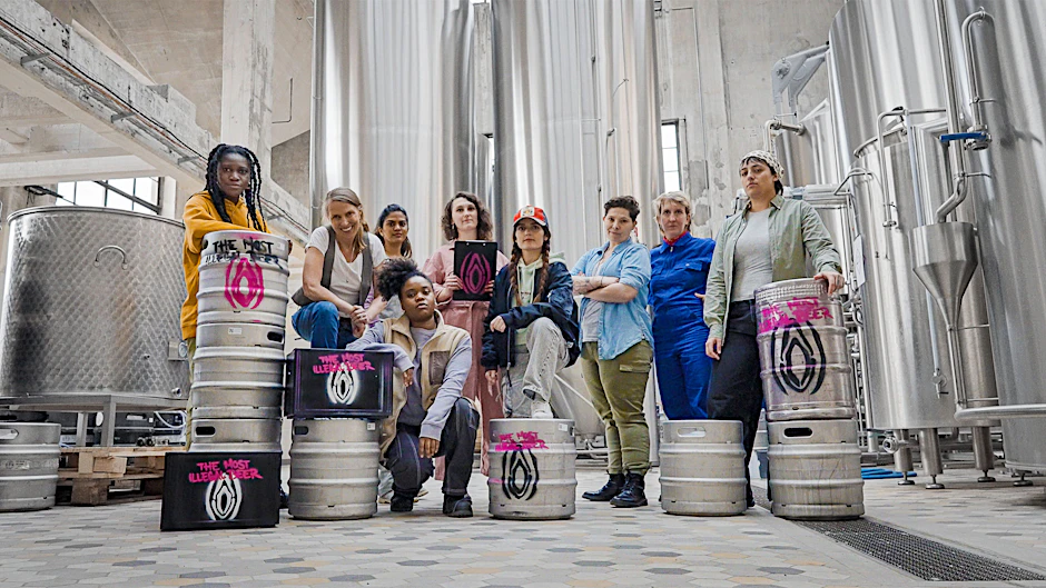 Frauen aus Uruguay, Nigeria, Russland, Italien, Sri Lanka, Madagaskar, den USA und vielen anderen Ländern haben sich zusammengetan, um ein Craft-Bier zu brauen.