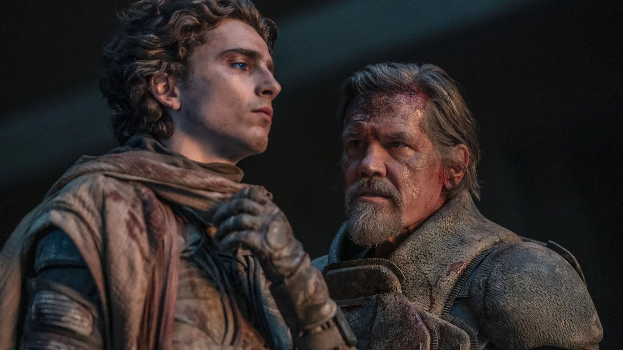 Josh Brolin (r.)&nbsp; als Gurney Halleck mit Timothée Chalamet als Paul Atreides in einer Szene des Films „Dune: Part Two“.&nbsp;