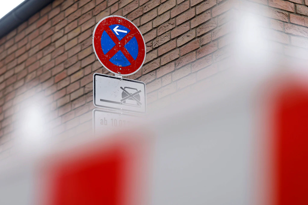 Anzeigenhauptmeister Niclas (18): Jetzt verteidigt er die Stasi-Überwachung!