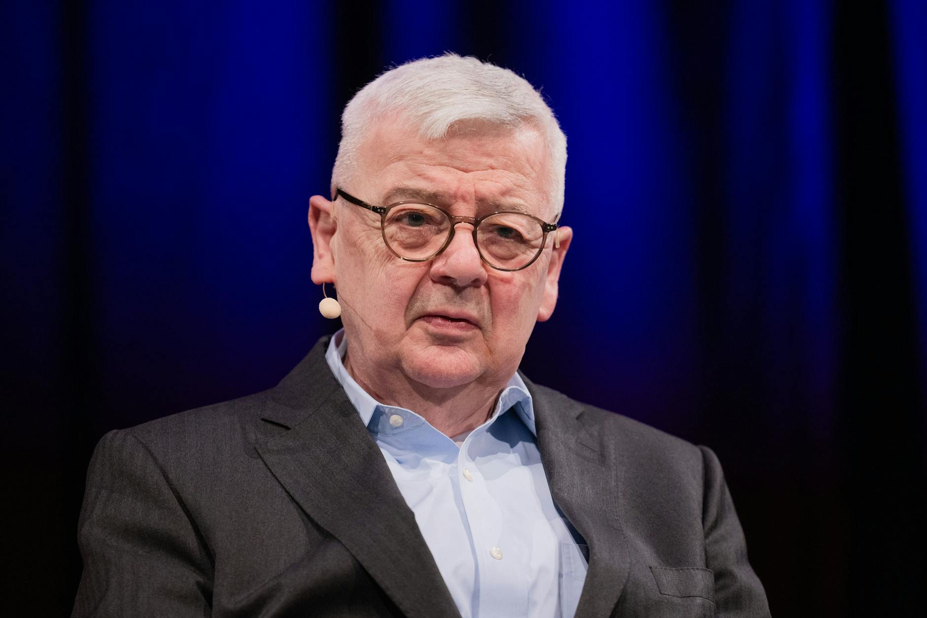 Ex-Außenminister Joschka Fischer spricht auf einer Veranstaltung beim Literaturfestivals Lit.Cologne. Er fordert, Europa müsse „abschreckungsfähig werden“. 