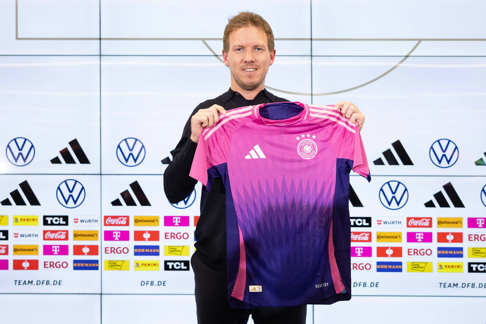 Fu ball EM 2024 Lila Trikot der Nationalmannschaft Nichts aus