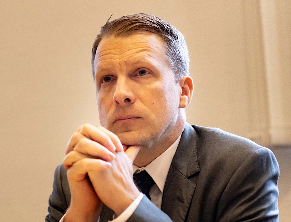 Oliver Pocher sitzt als Zeuge im Amtsgericht Dortmund. Pocher tritt hier als Nebenkläger auf und ist Zeuge in dem Prozess.