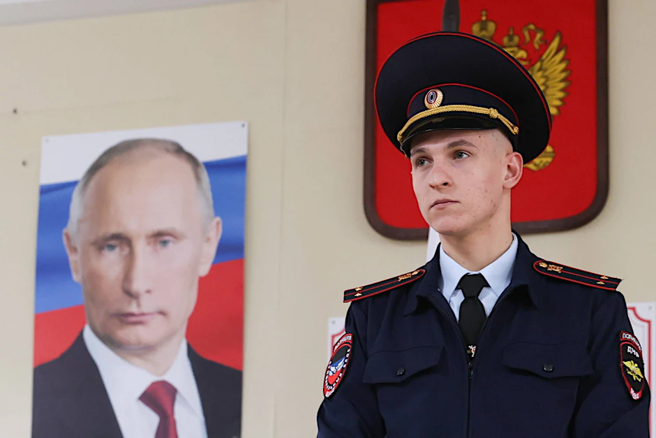 Die Präsidentschaftswahl in Russland geht am Sonntag in die Endphase. Der Ökonom Igor Lipsits erklärt im Interview, wie es der russischen Wirtschaft während des Ukraine-Kriegs wirklich geht.