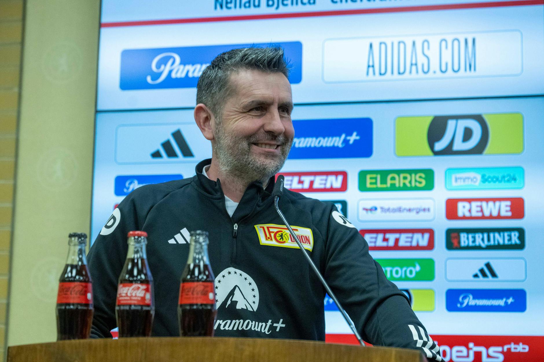 Union-Trainer Nenad Bjelica taut beim 1. FC Union immer mehr auf und schaut optimistisch aufs Heimspiel gegen Werder Bremen.