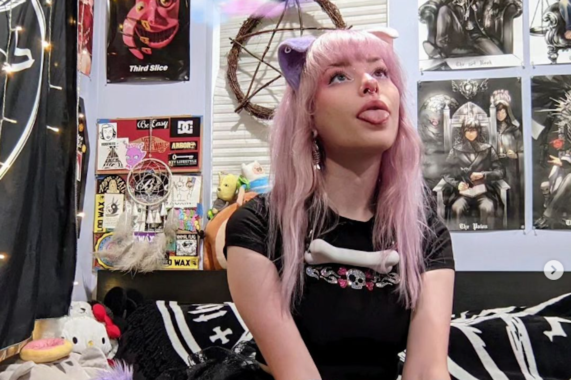 Meow Dalyn identifiziert sich als Hund und verhält sich auch so.