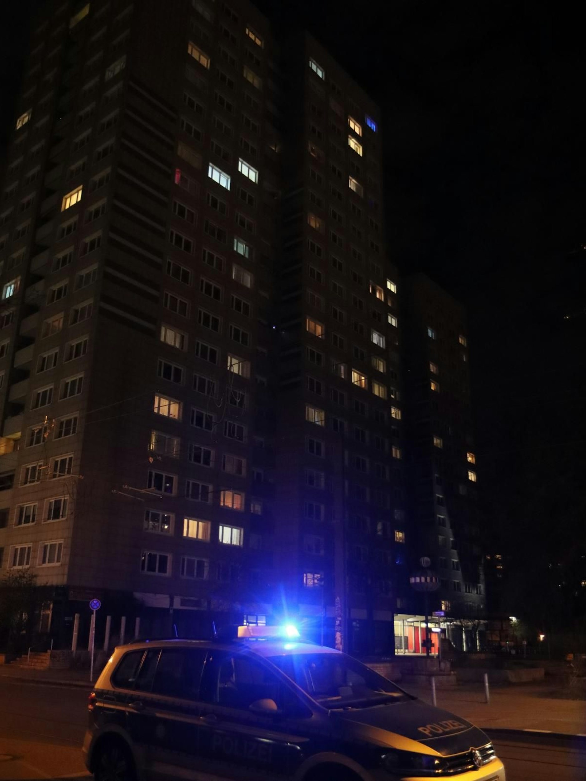 In diesem Hochhaus war das Feuer ausgebrochen.