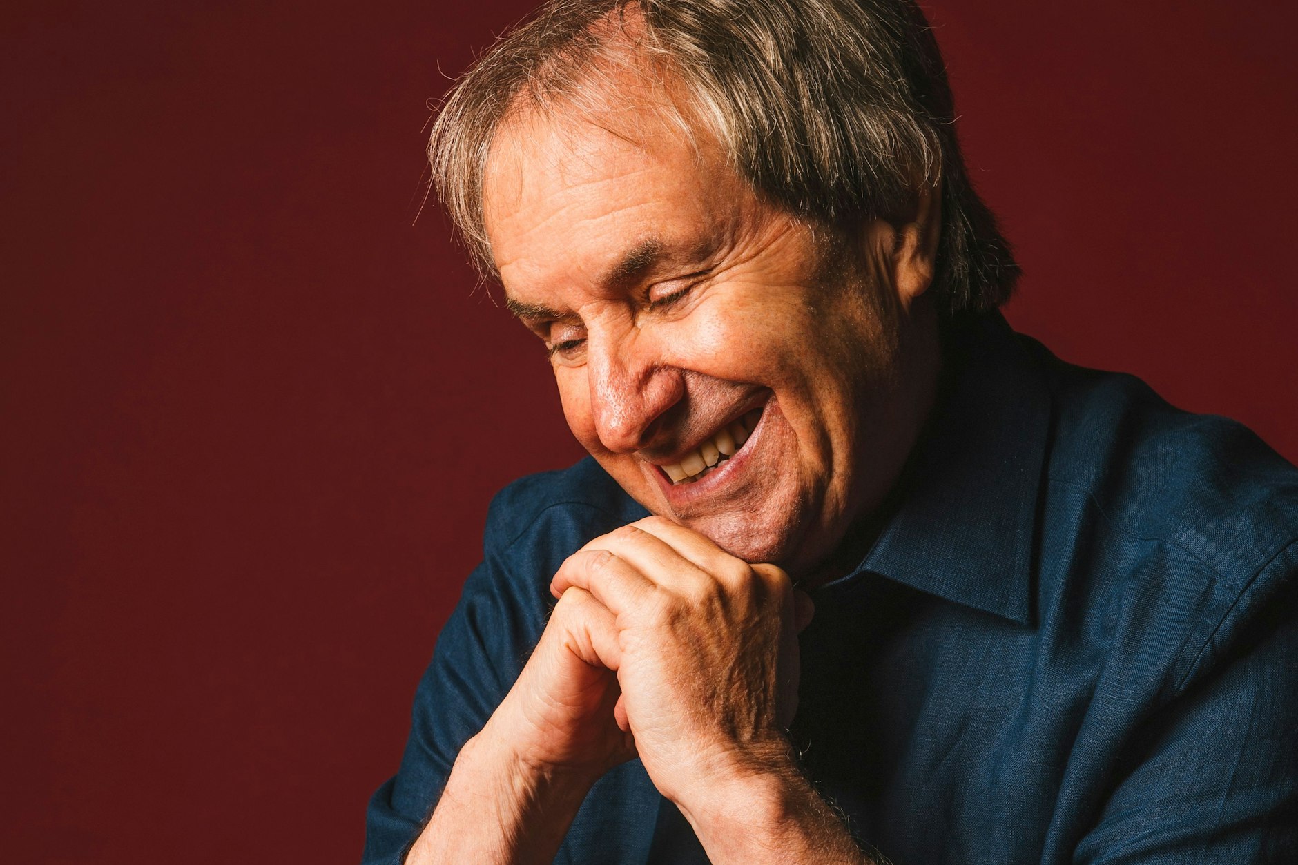 Ist der Weltstar Chris de Burgh (75) mit Robin Hood verwandt? Im Interview mit dem KURIER erzählt der Musiker und Komponist über sein Projekt „Robin Hood – Das Musical“.