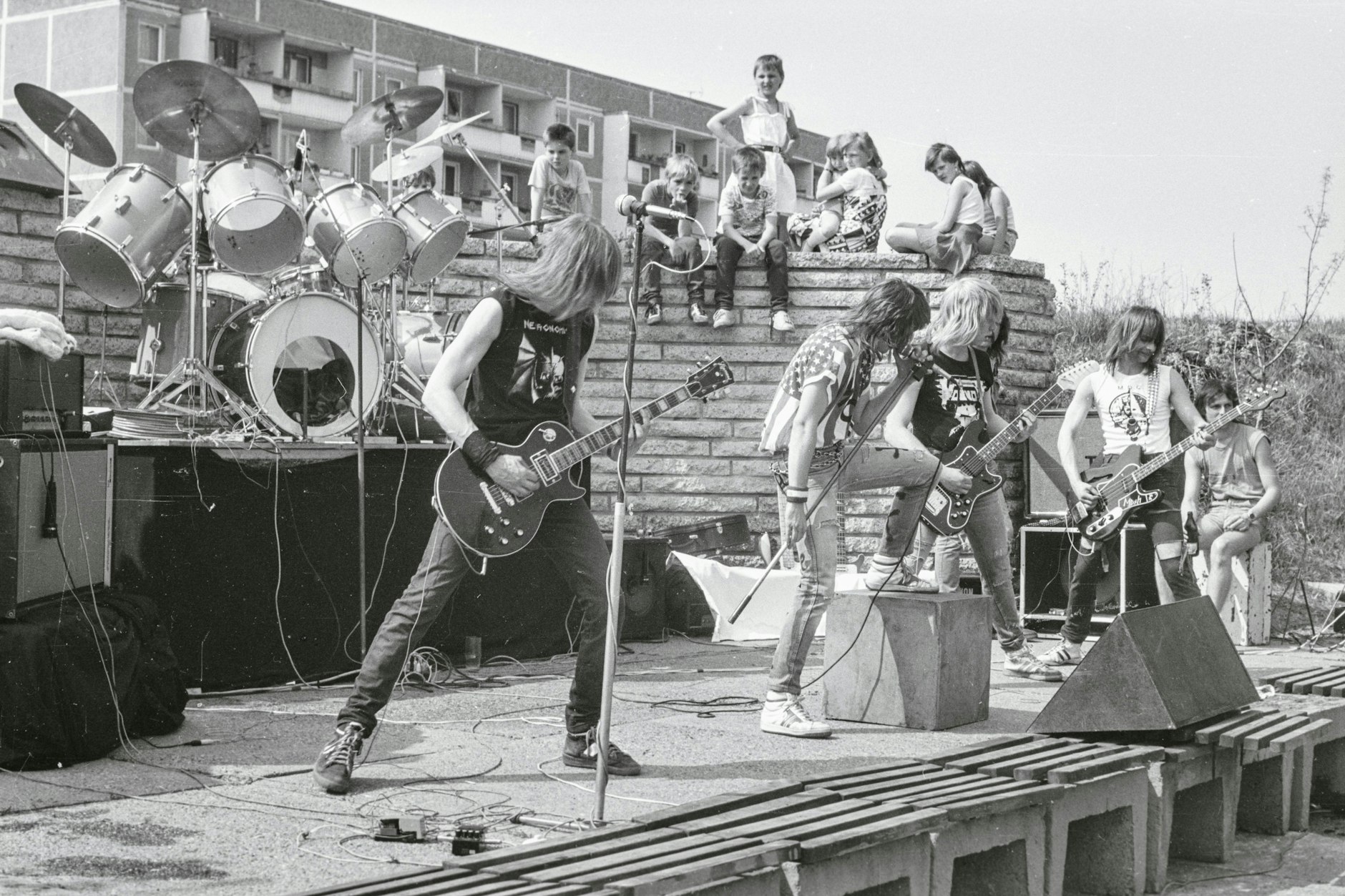 Die Heavy-Metal-Band Asathor beim Jugendclub der Bauarbeiter in Magdeburg.