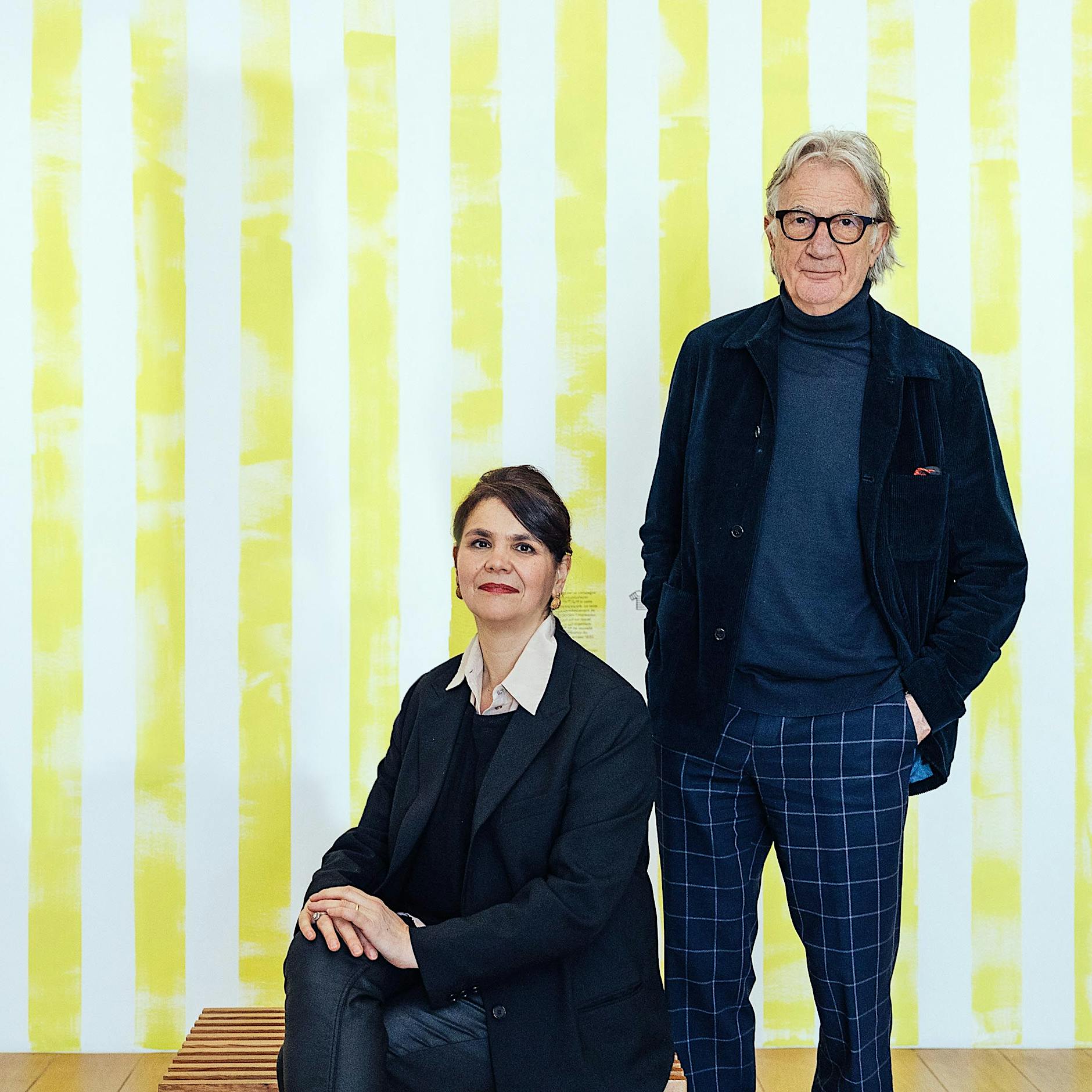 Ganz schön frech: Picasso-Gemälde auf gemusterter Tapete