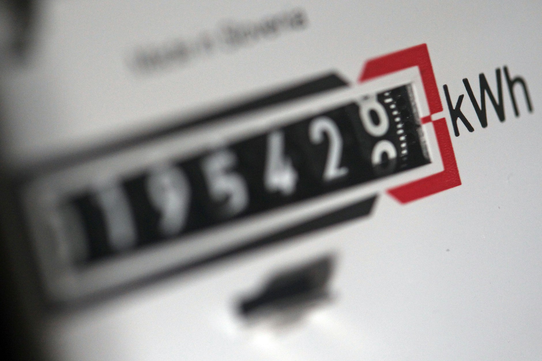 Zwei Stromanbieter haben unzulässig ihre Preise erhöht. Es kam zur außergerichtlichen Einigung mit der Verbraucherzentrale.