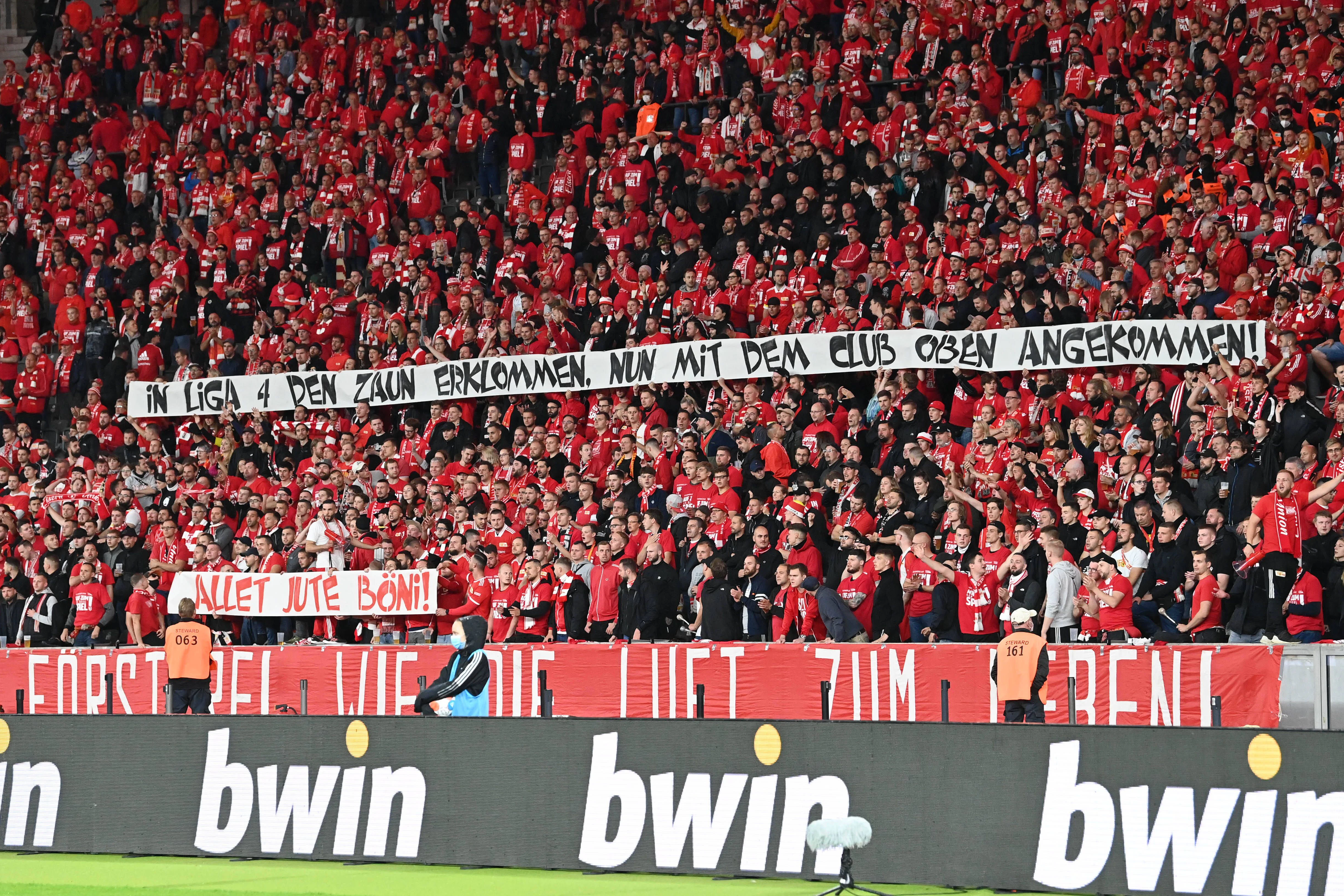 Unions-Fans gratulieren ihrem Liebling Sebastian Bönig zum Geburtstag.