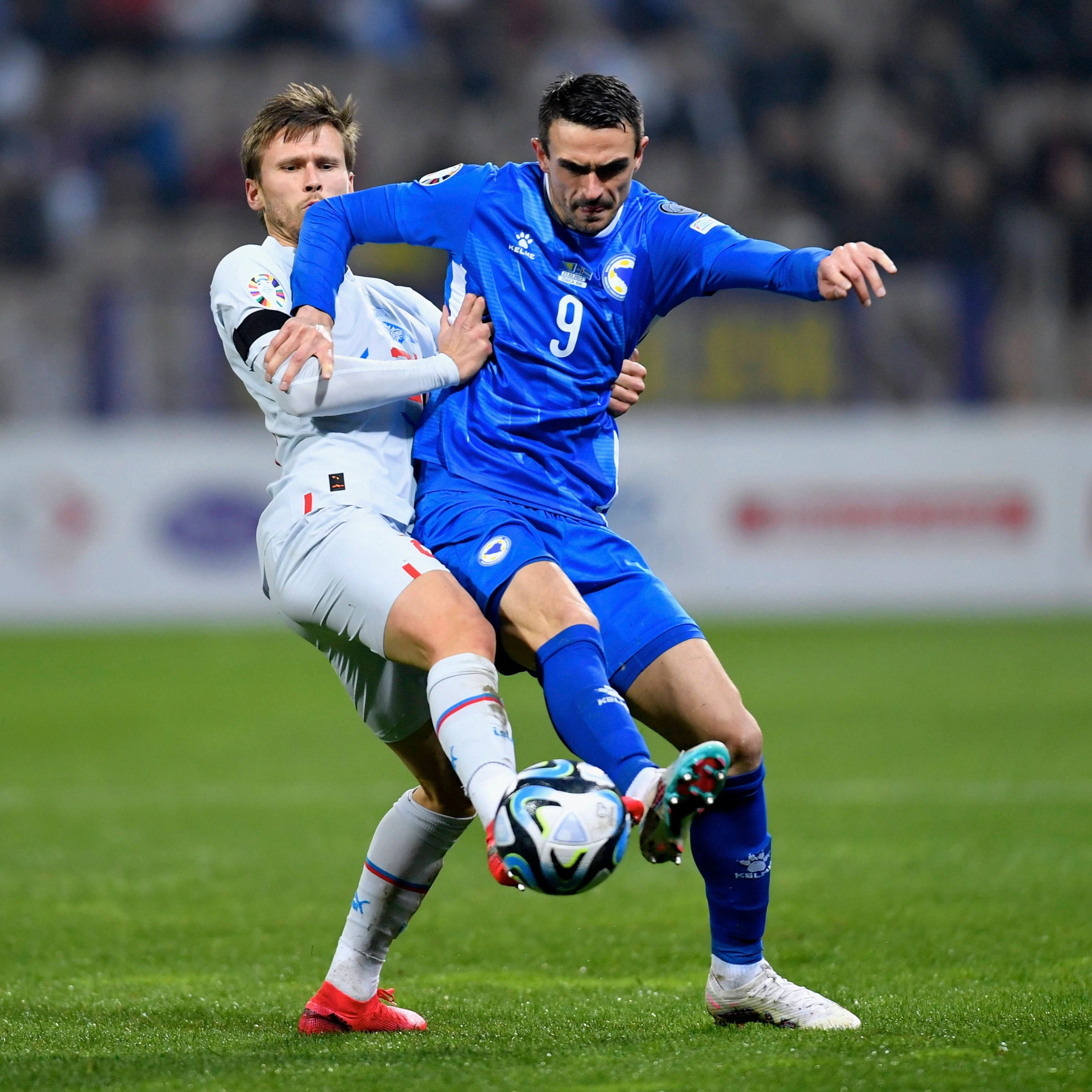 Herthas Stürmer Smail Prevljak (r.) spielte bisher 26-mal für Bosnien.