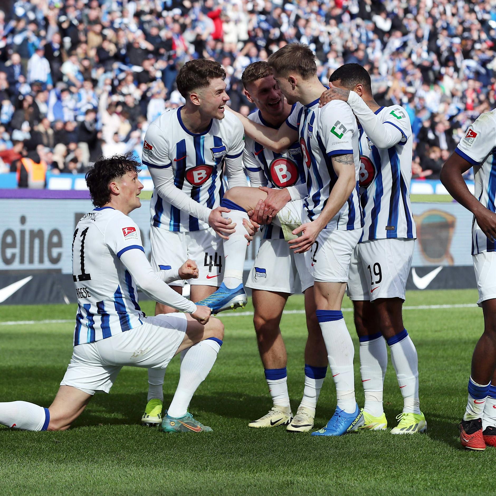 Hertha BSC: Die Ostkurve jubelt! Marten Winkler trifft mit Schuhen der Ultras