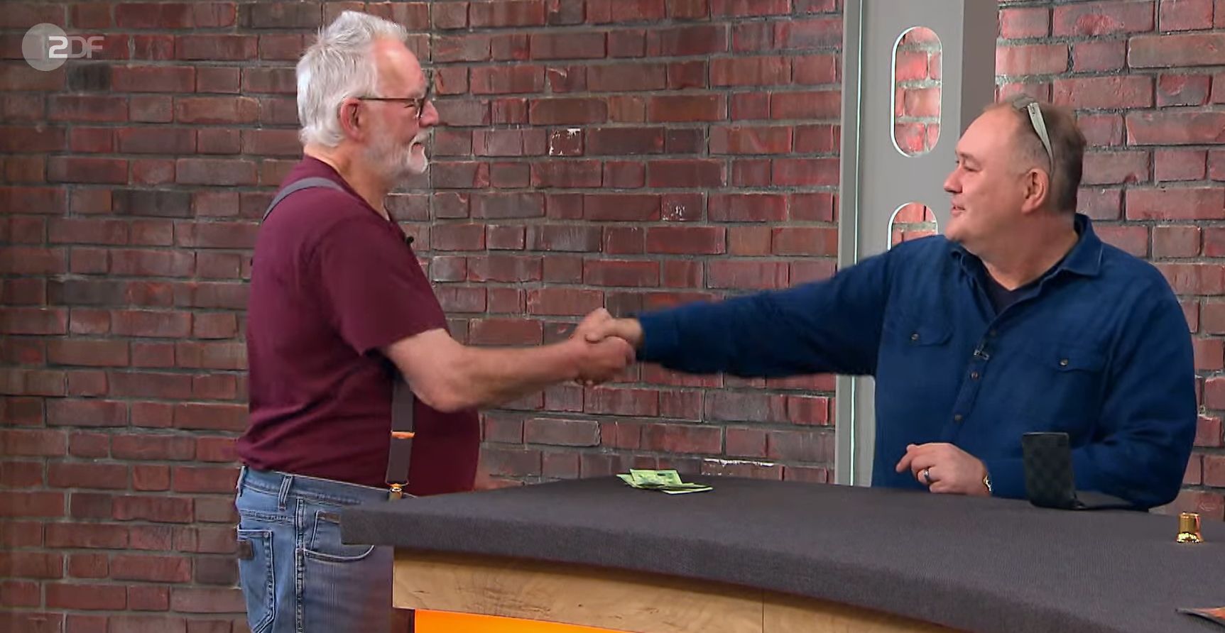 DIESEN irren Preis zahlt „Bares für Rares“-Waldi für „Scheuermännchen-Schilder“