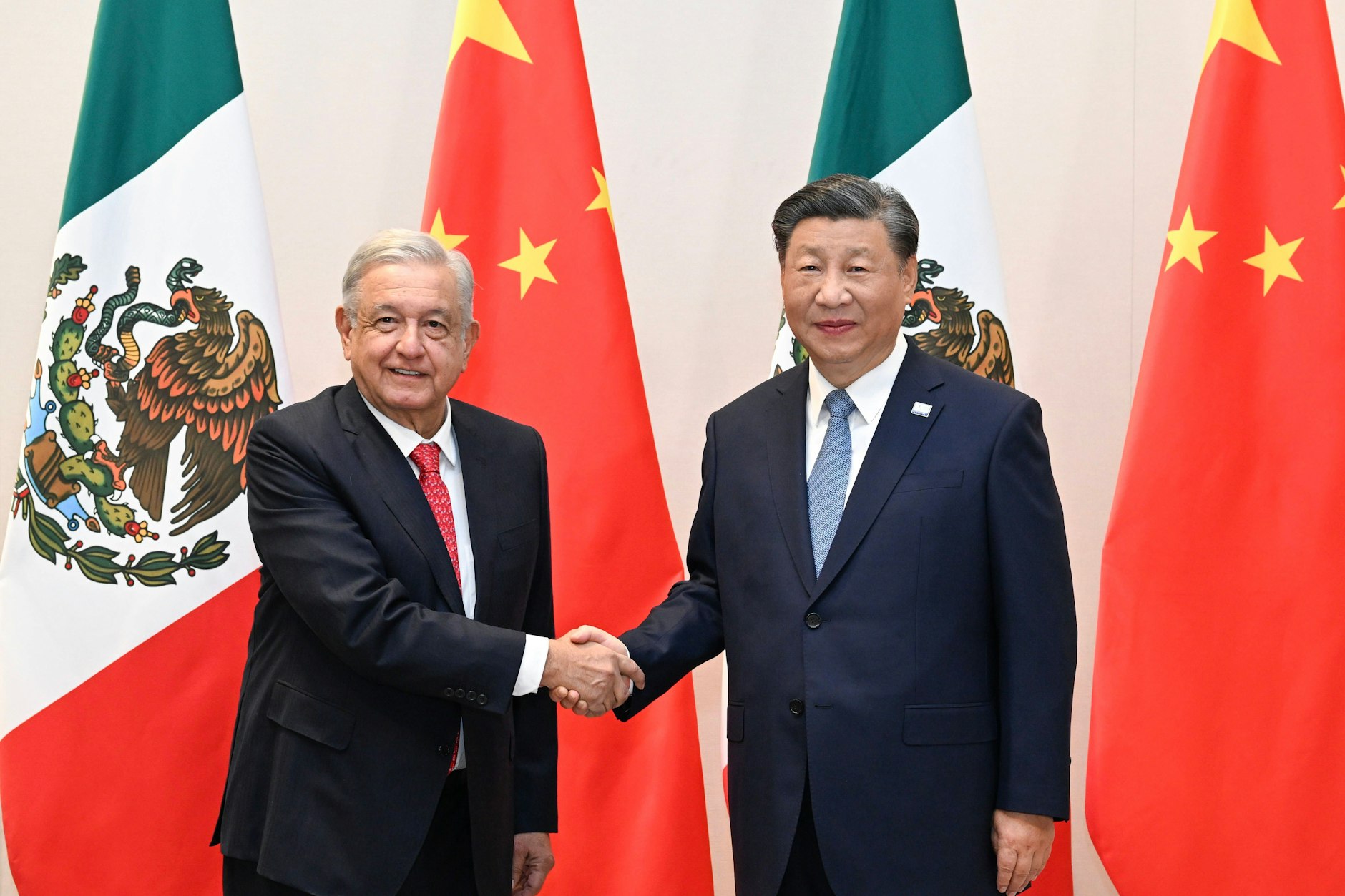 Chinas Präsident Xi Jinping und Mexikos Präsident Andres Manuel Lopez Obrador in San Francisco, USA im November 2023.