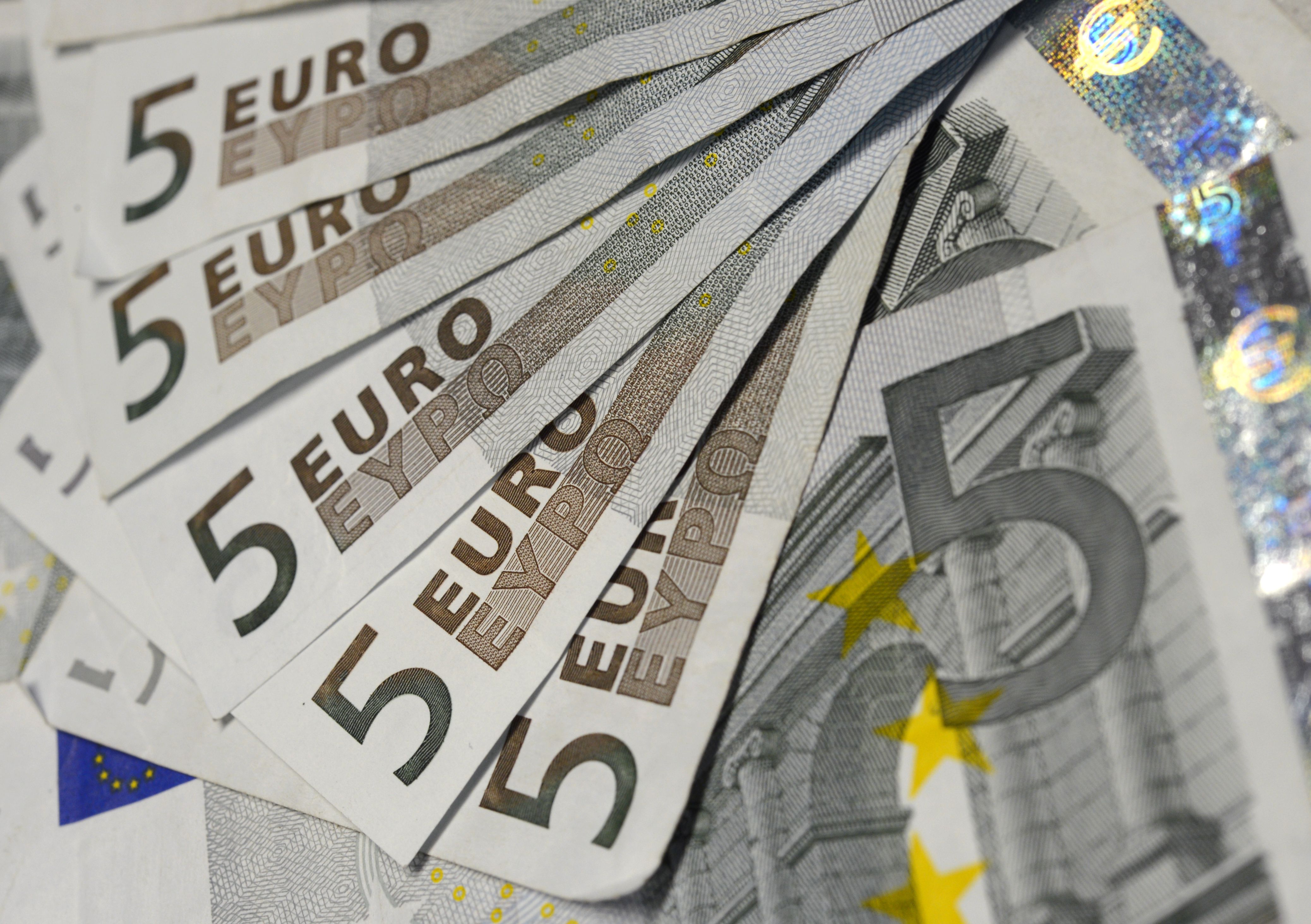 Image - DARUM verschickt das Robert-Koch-Institut tausende Fünf-Euro-Scheine