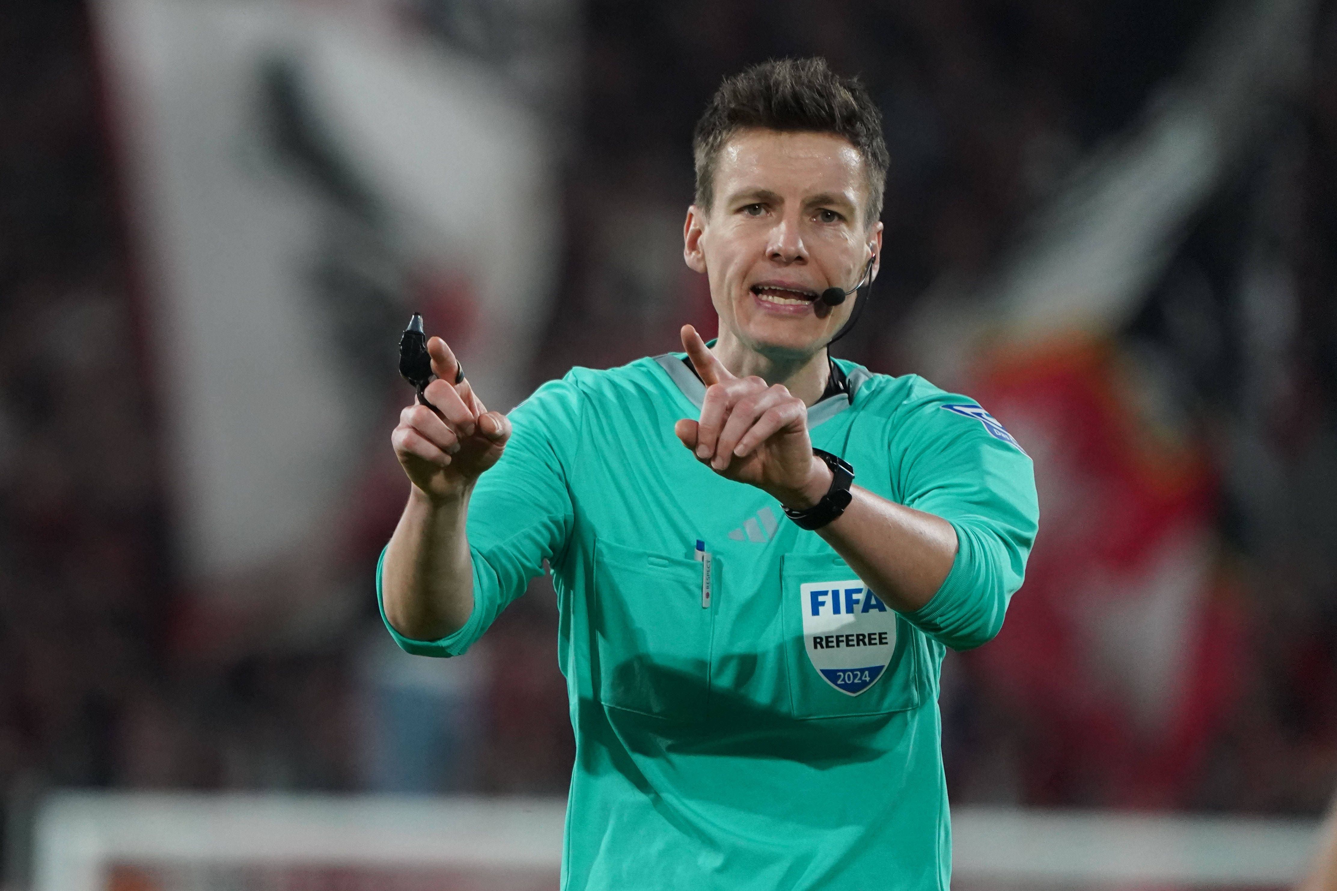 Berliner Fifa-Schiedsrichter Siebert im Exklusivinterview: „Der VAR hat den Fußball fairer gemacht“