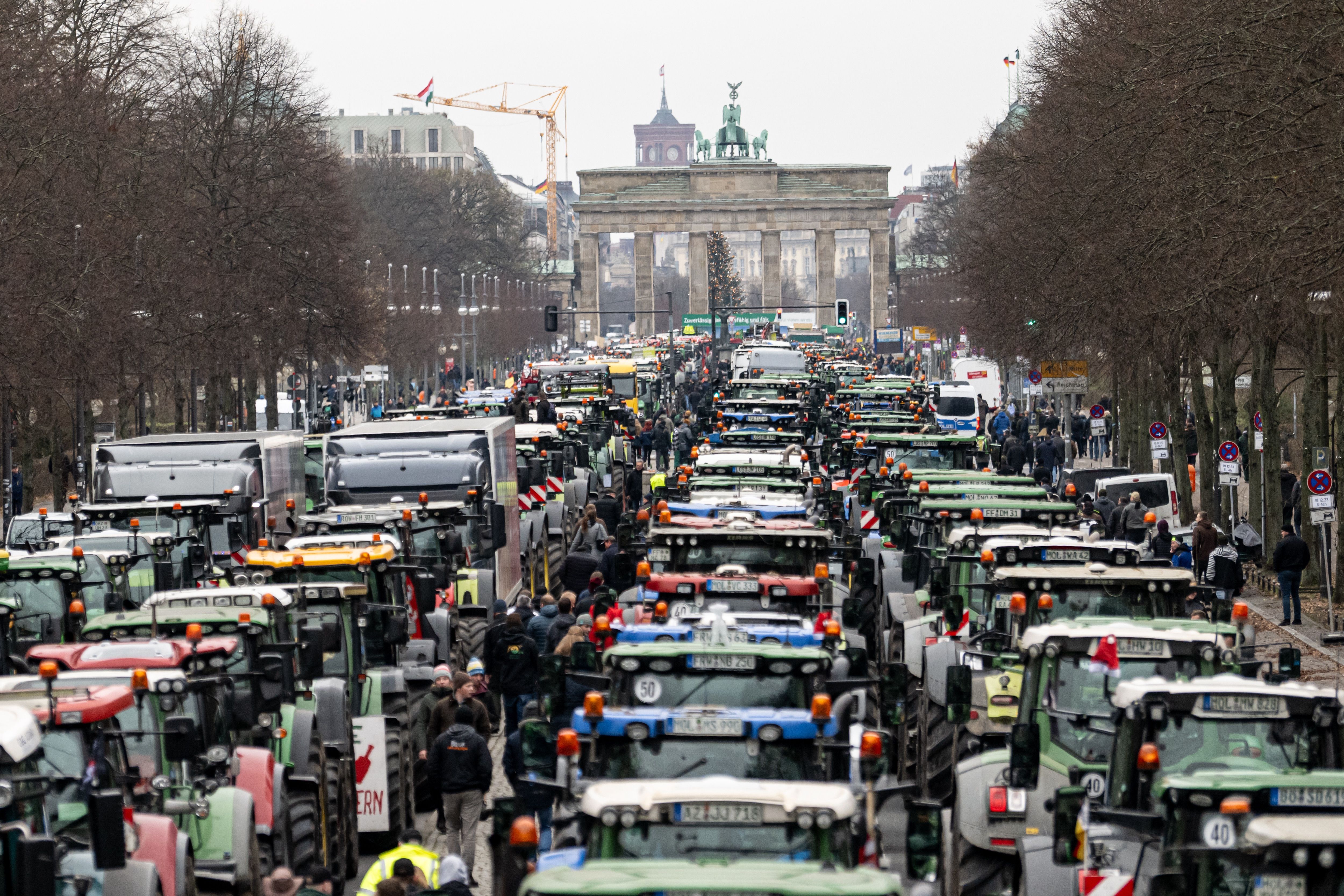 Traktoren rollen an! Demo am Freitag – HIER legen Bauern Berlin lahm