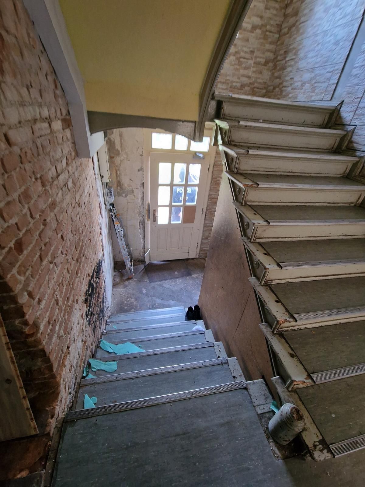 Geräumte Clan-Villa: Alles raus, was nicht niet- und nagelfest war