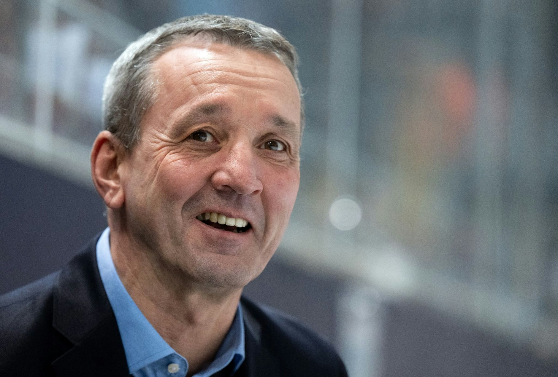 ARCHIV - Thomas Popiesch und die Fischtown Pinguins gewinnen zum Playoff-Auftakt gegen Ingolstadt.  