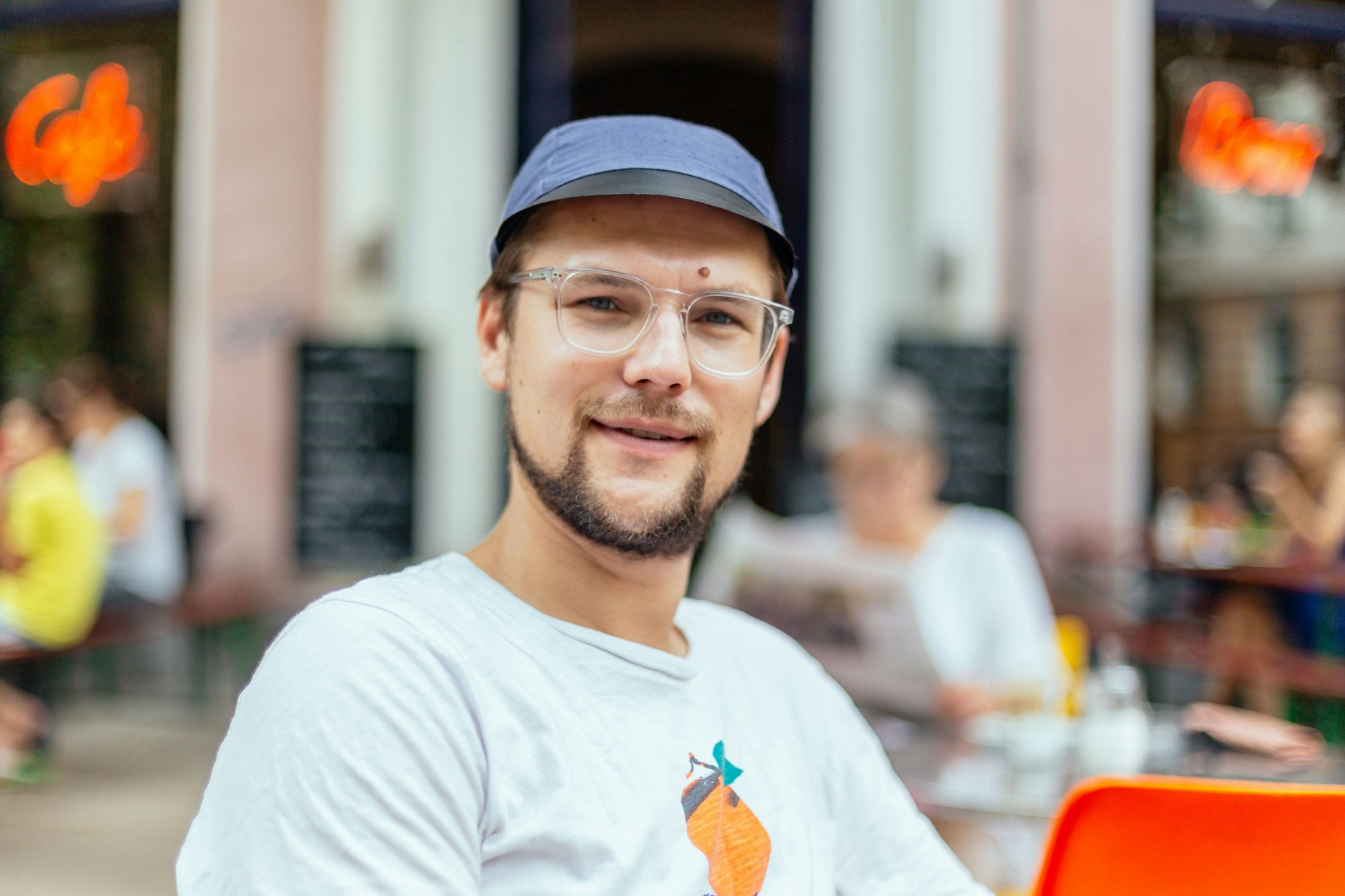 Der kleine Tobias (37) will aus dem St. Oberholz abgeholt werden ...