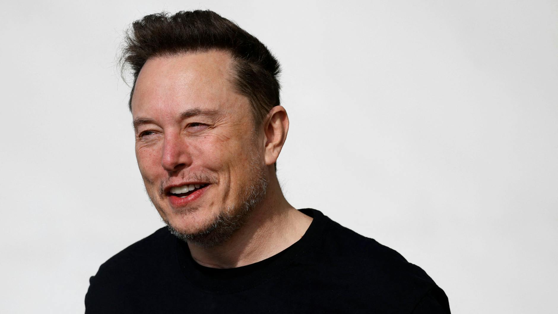 Tesla-Boss Elon Musk will immer mehr und möchte seine Fabrik in Grünheide noch weiter ausbauen. Dagegen regt sich massiver Protest.