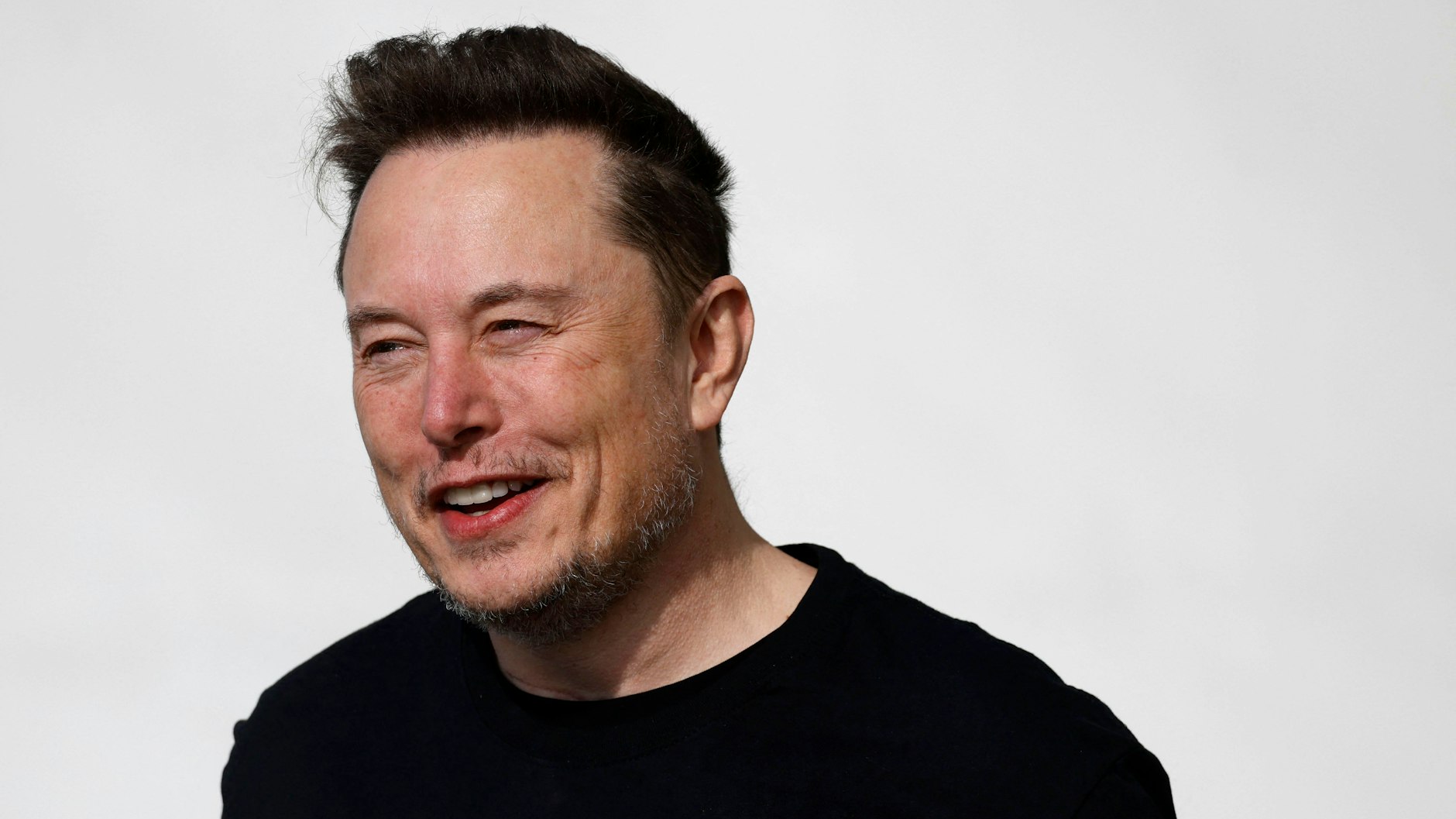 Tesla-Boss Elon Musk will immer mehr und möchte seine Fabrik in Grünheide noch weiter ausbauen. Dagegen regt sich massiver Protest.