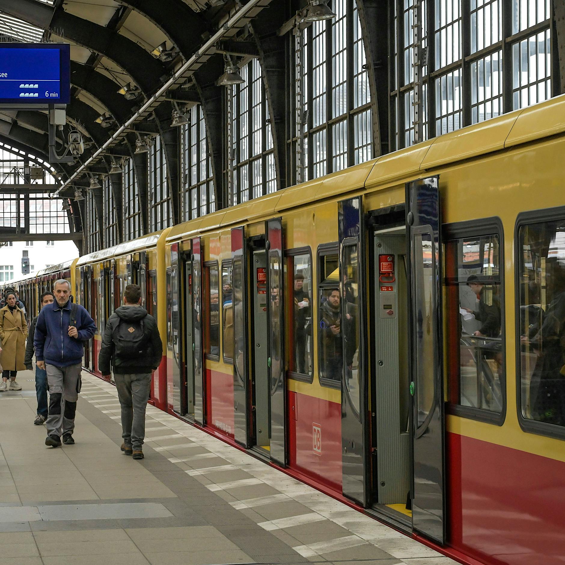 S-Bahn Berlin: Bauarbeiten am Ostbahnhof beeinträchtigen Verkehr ab Freitag: Diese Linien sind betroffen