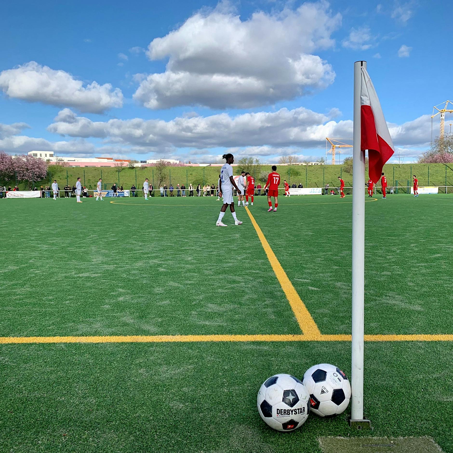 Sparta-Spiel in Berlin-Lichtenberg: Sieben Tore, vier Würste und dann noch ein Boateng