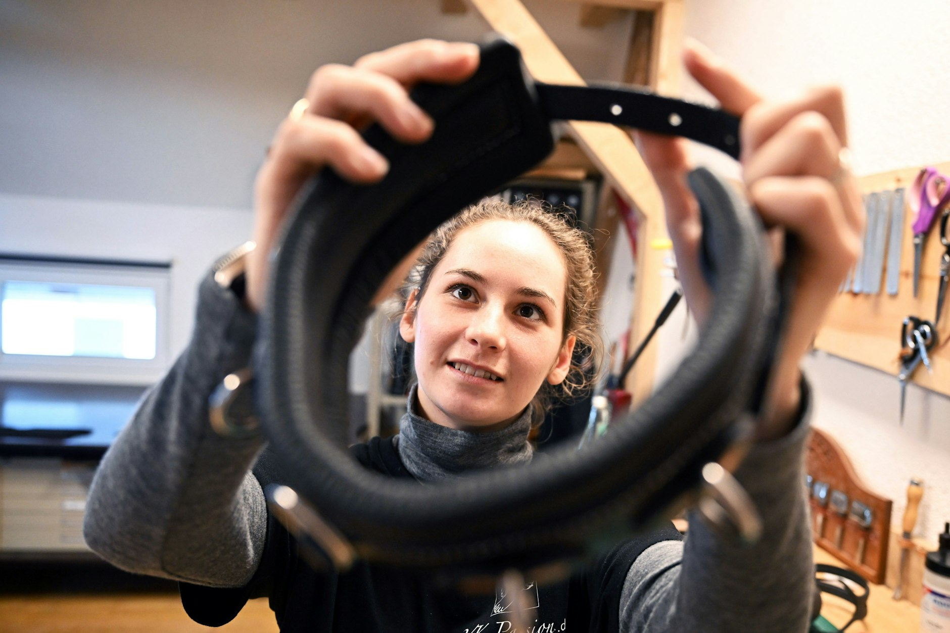 Dieses Lederhalsband ist für erotische Spiele bestimmt.