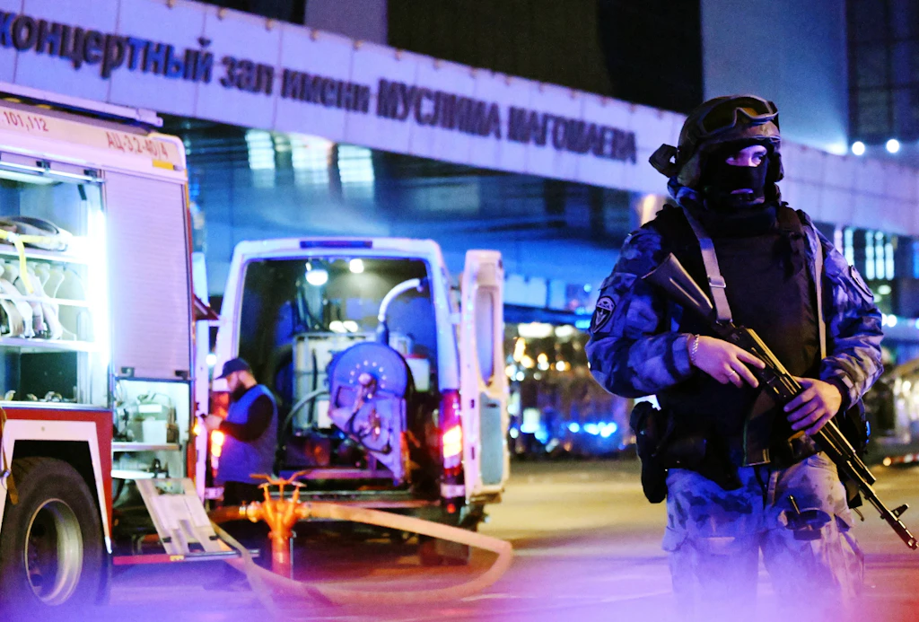 40 Tote und mehr als 100 Verletzte bei Terrorangriff in Moskau, IS bekennt sich