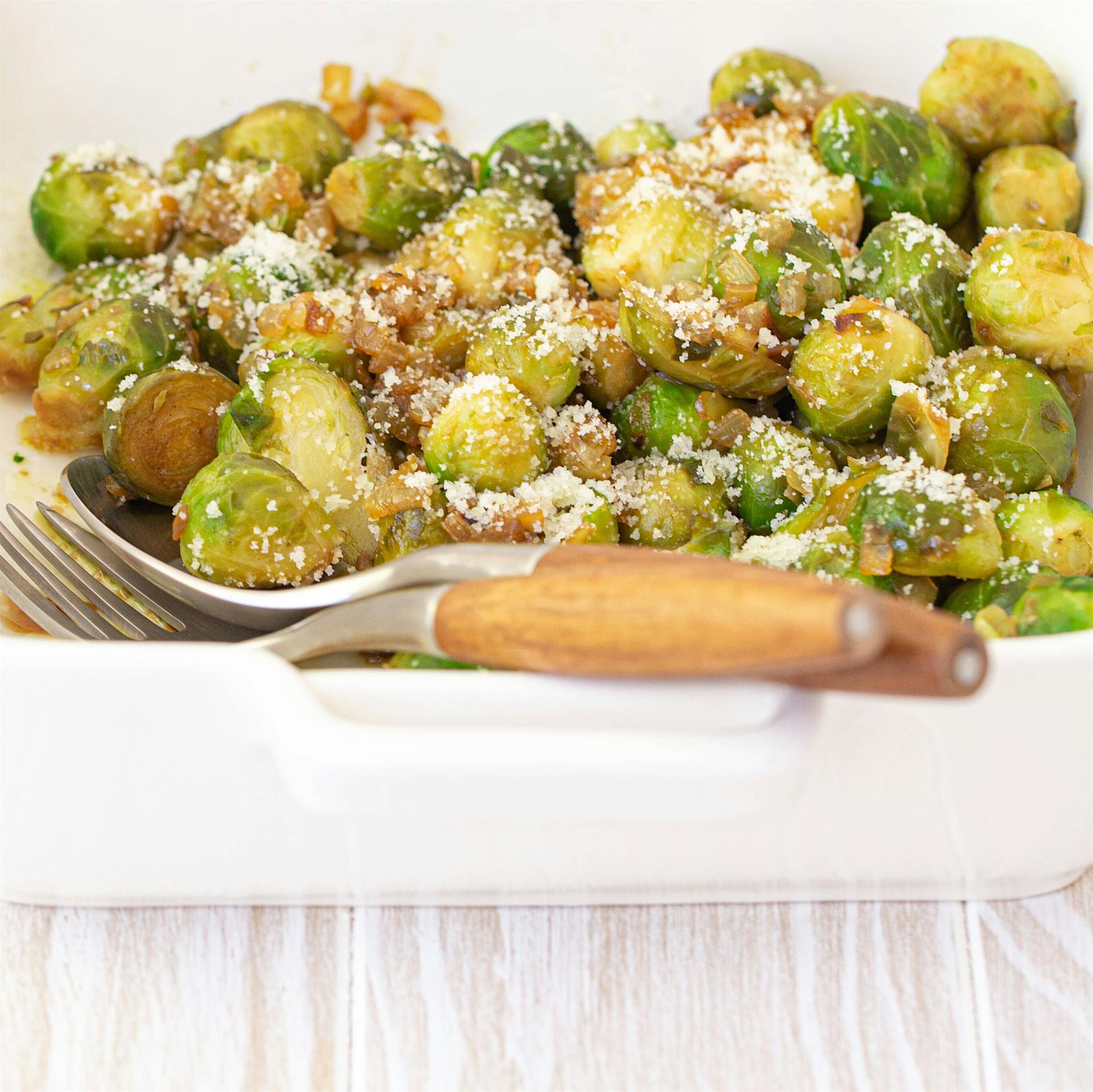 Blitz-Rezept für Rosenkohl mit Knoblauch und Parmesan: Genuss mit Gemüse!