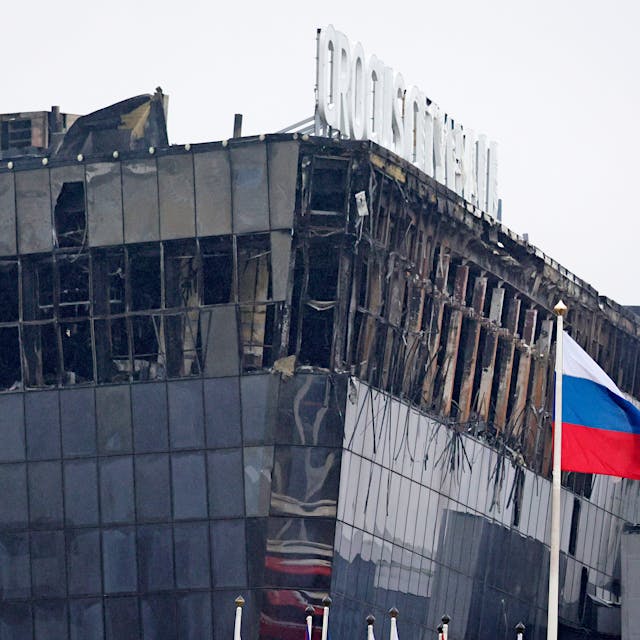 Terror in Moskau: Russland meldet Festnahmen und beschuldigt Ukraine