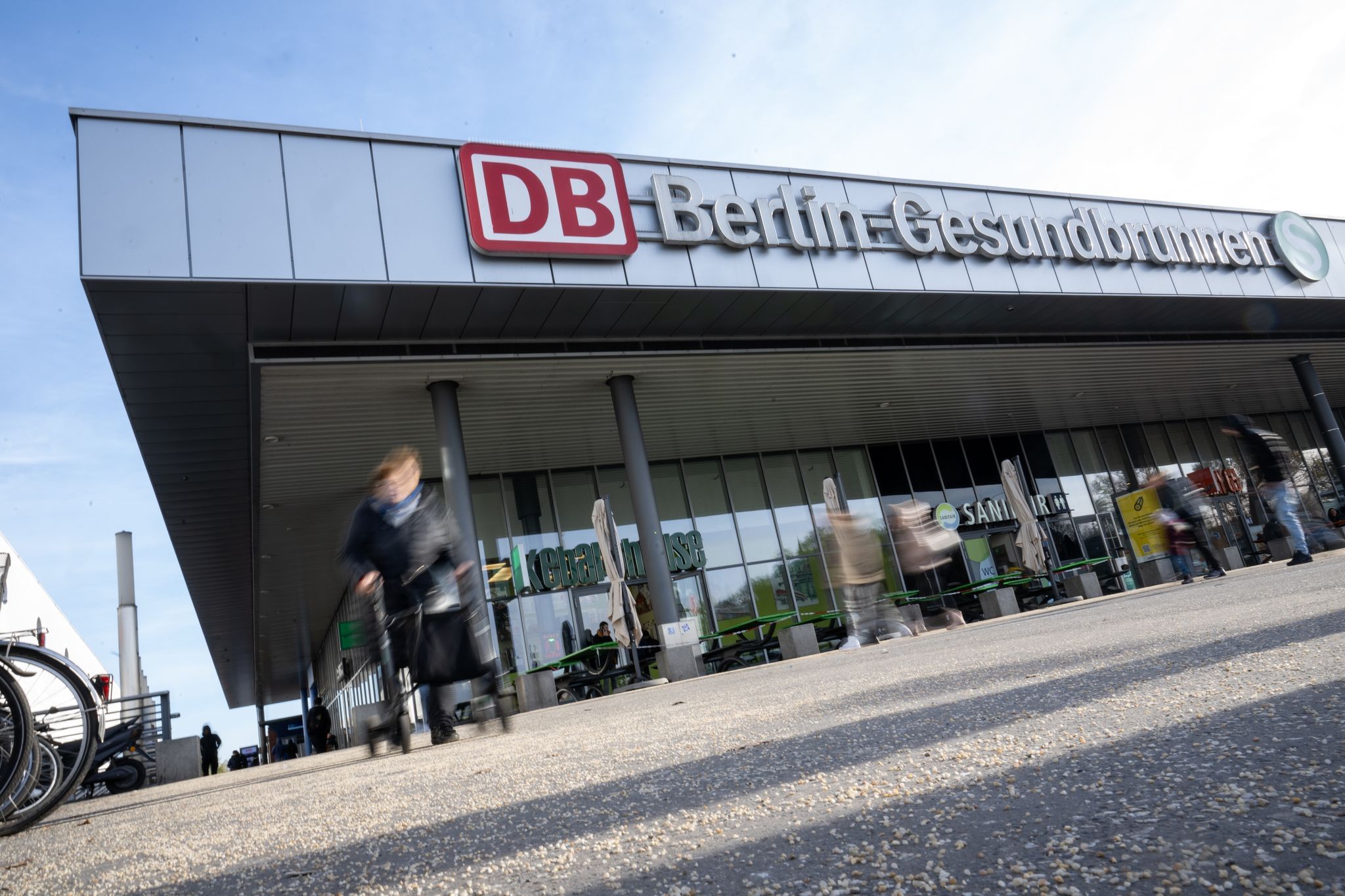 Berliner Bahnhöfe: Polizei stellt gefährliche Gegenstände sicher