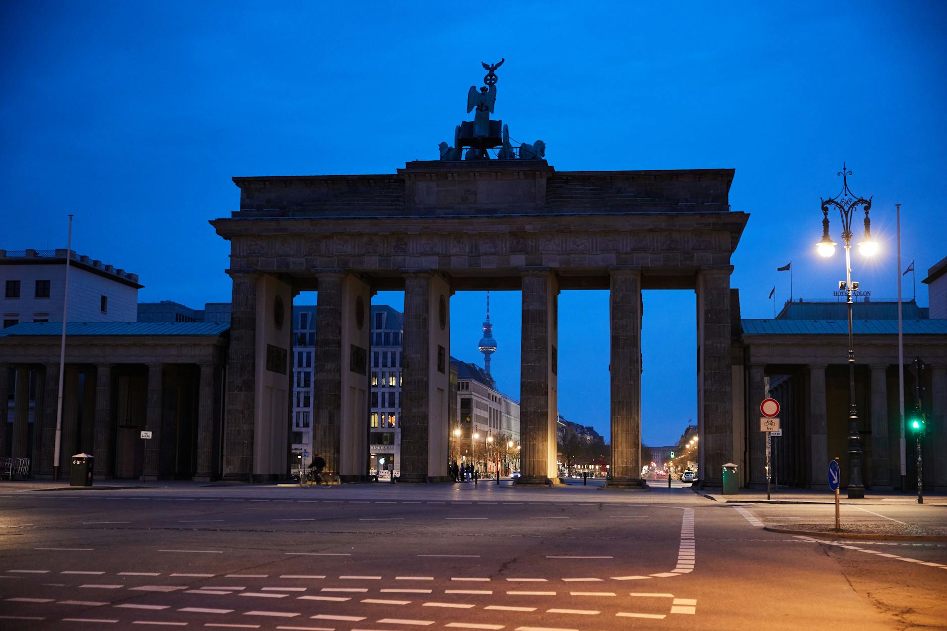 Das Brandenburger Tor bleibt am Samstag für eine Stunde dunkel.