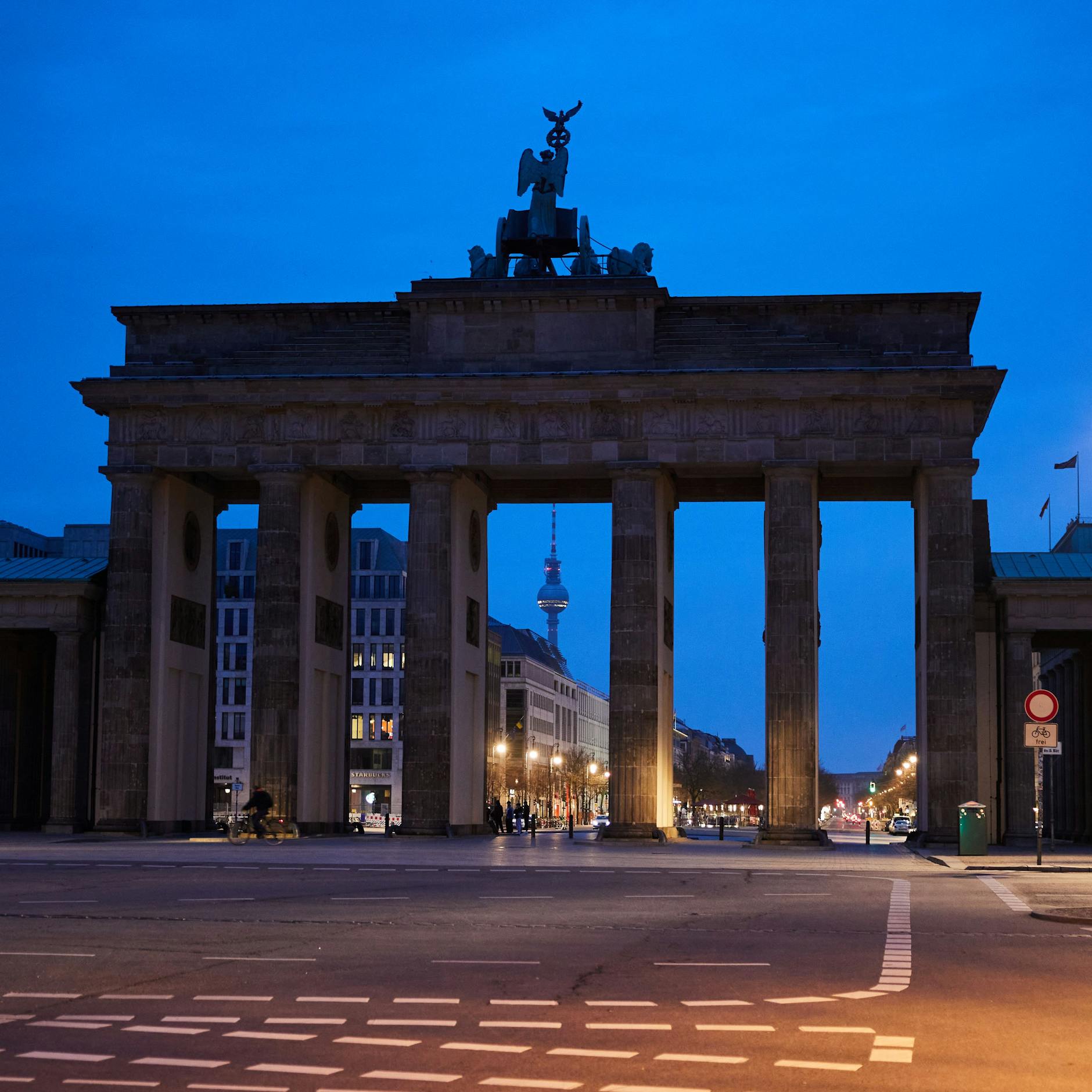 Image - Earth Hour 2024 in Berlin: Diese Bauwerke bleiben dunkel