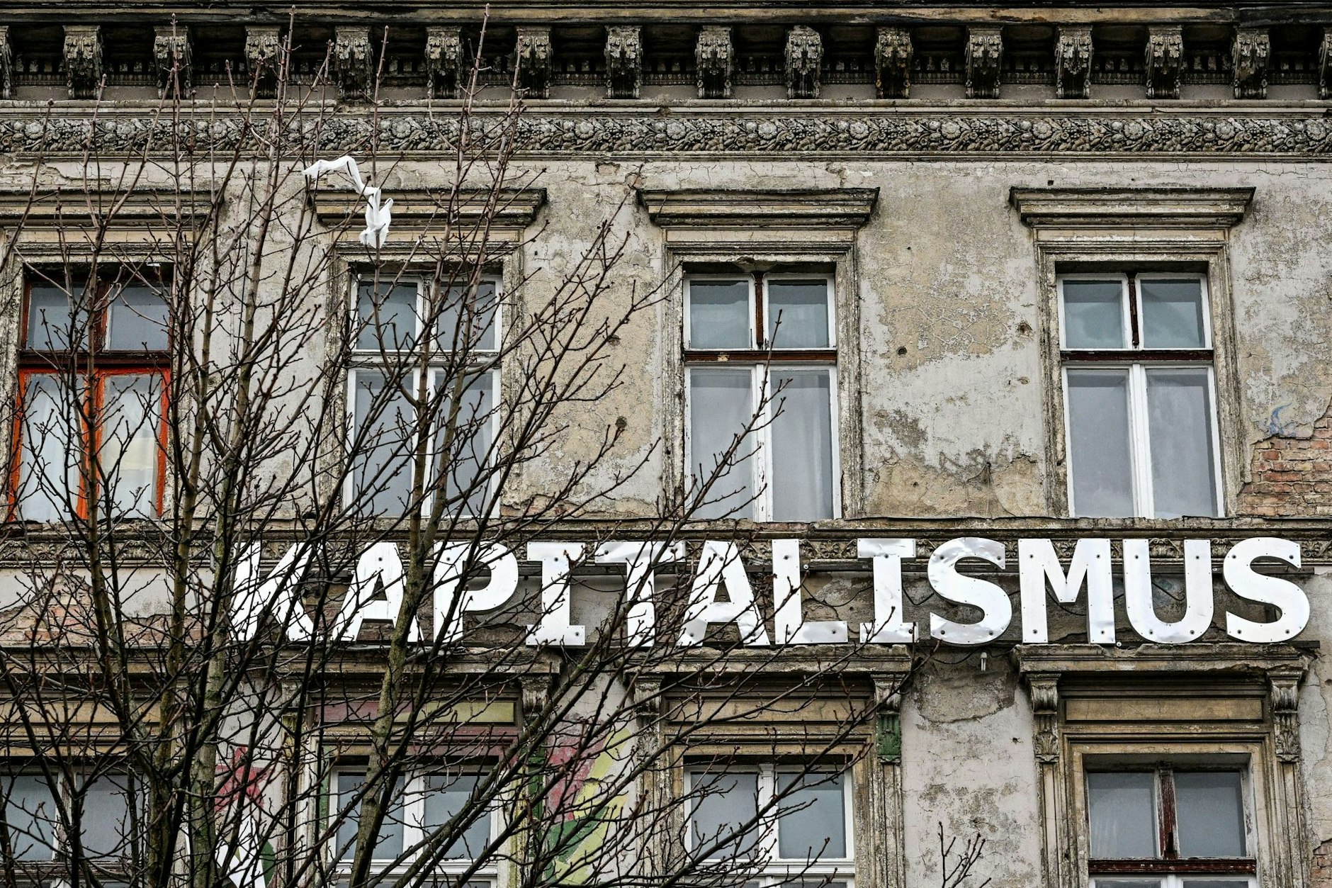 Adorno war bekannt für seine Kapitalismuskritik.