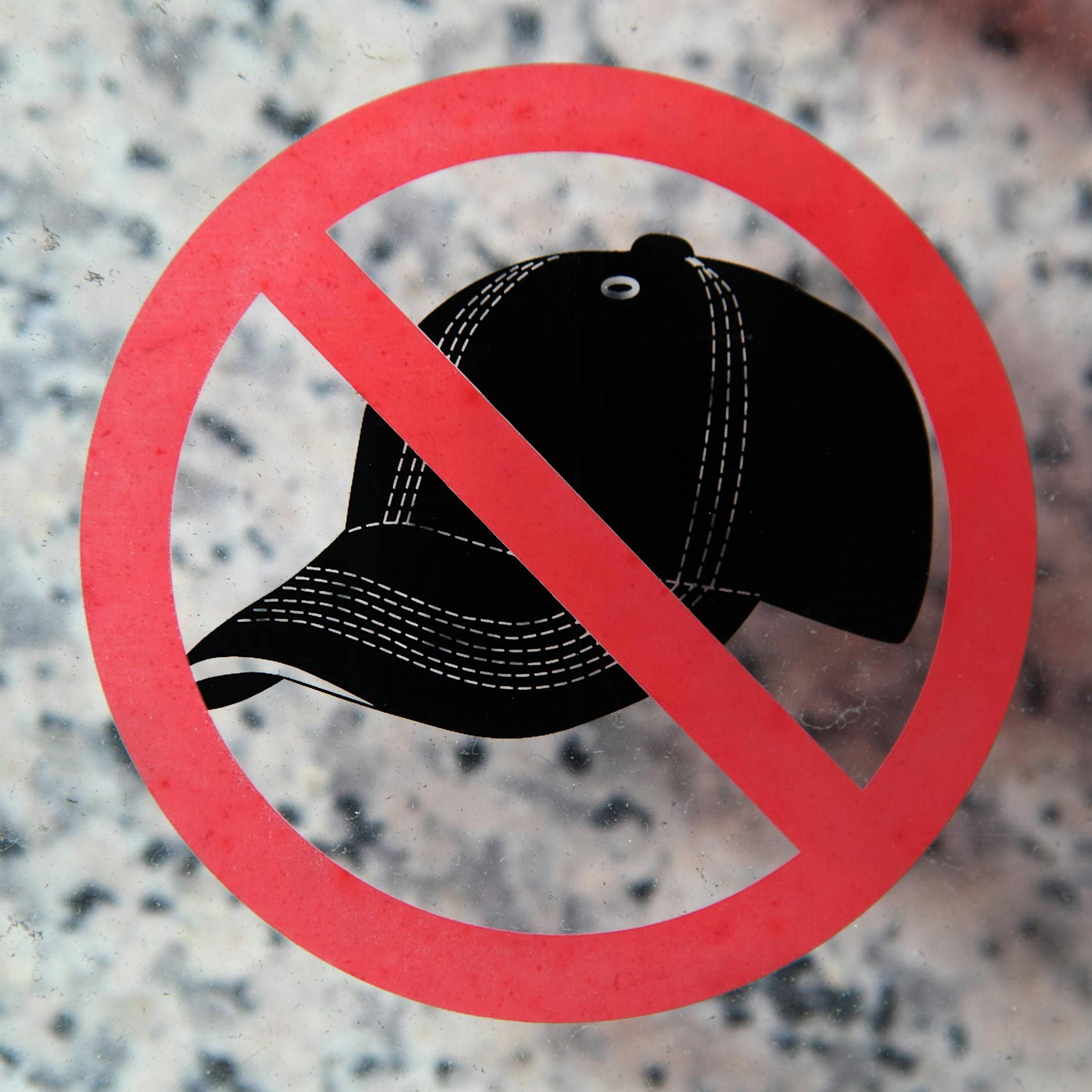 Schulamt will Lehrer Tragen von Basecap verbieten