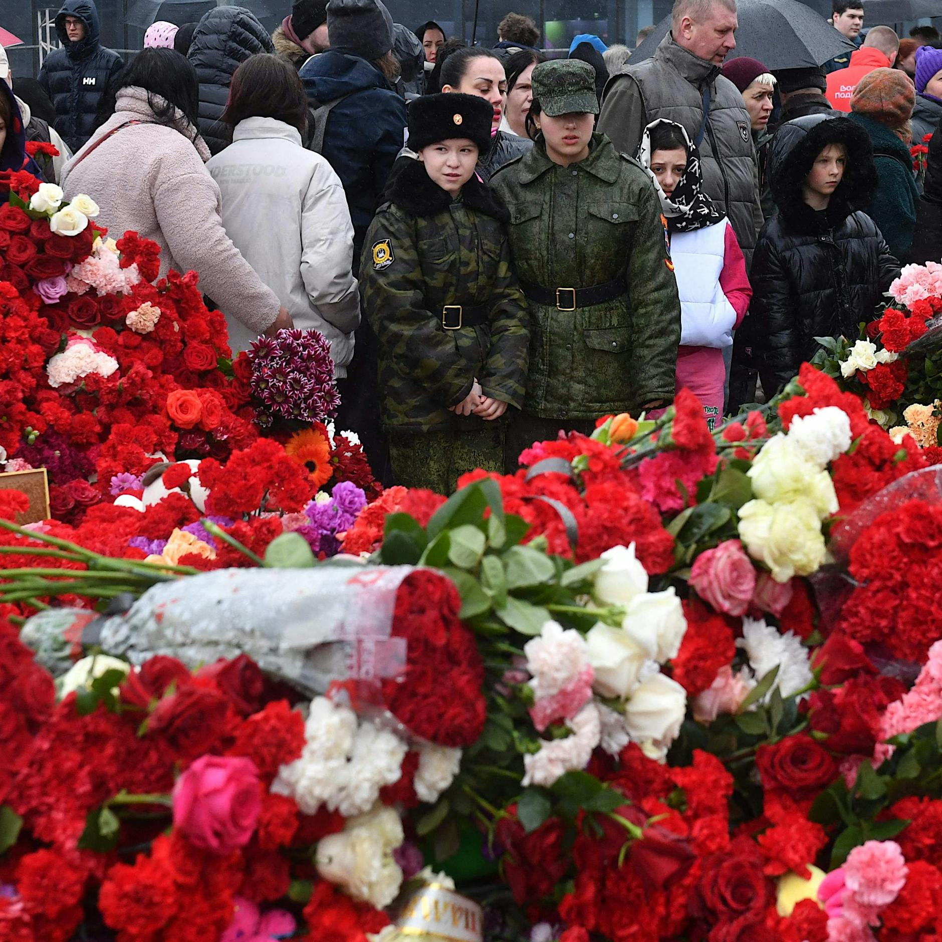 Anschlag in Moskau: Keine IS-Fahnen, kein Allahu Akbar – wer steckt hinter dem Terrorakt?