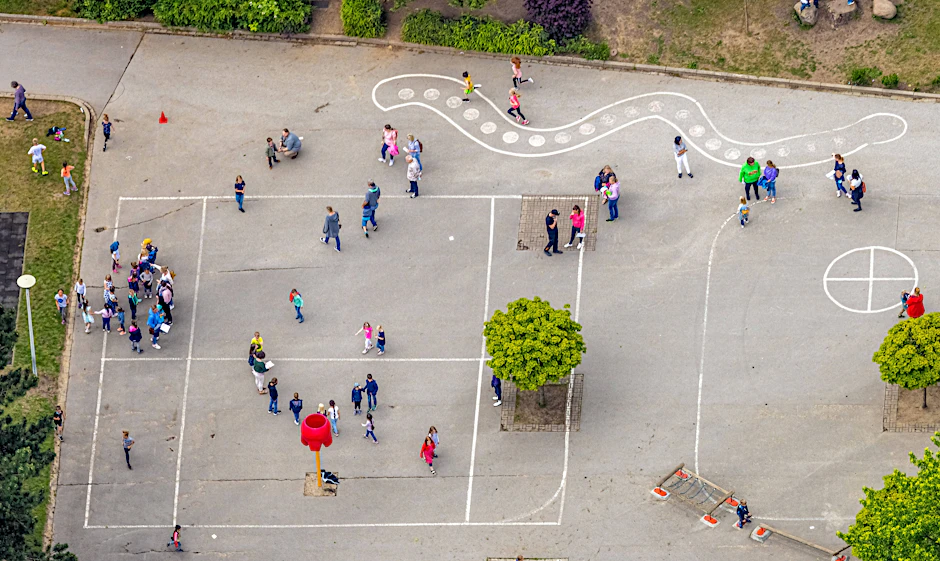 Von 16.000 Befragten gaben 62 Prozent an, an ihrer Schule ungeoutet zu sein.