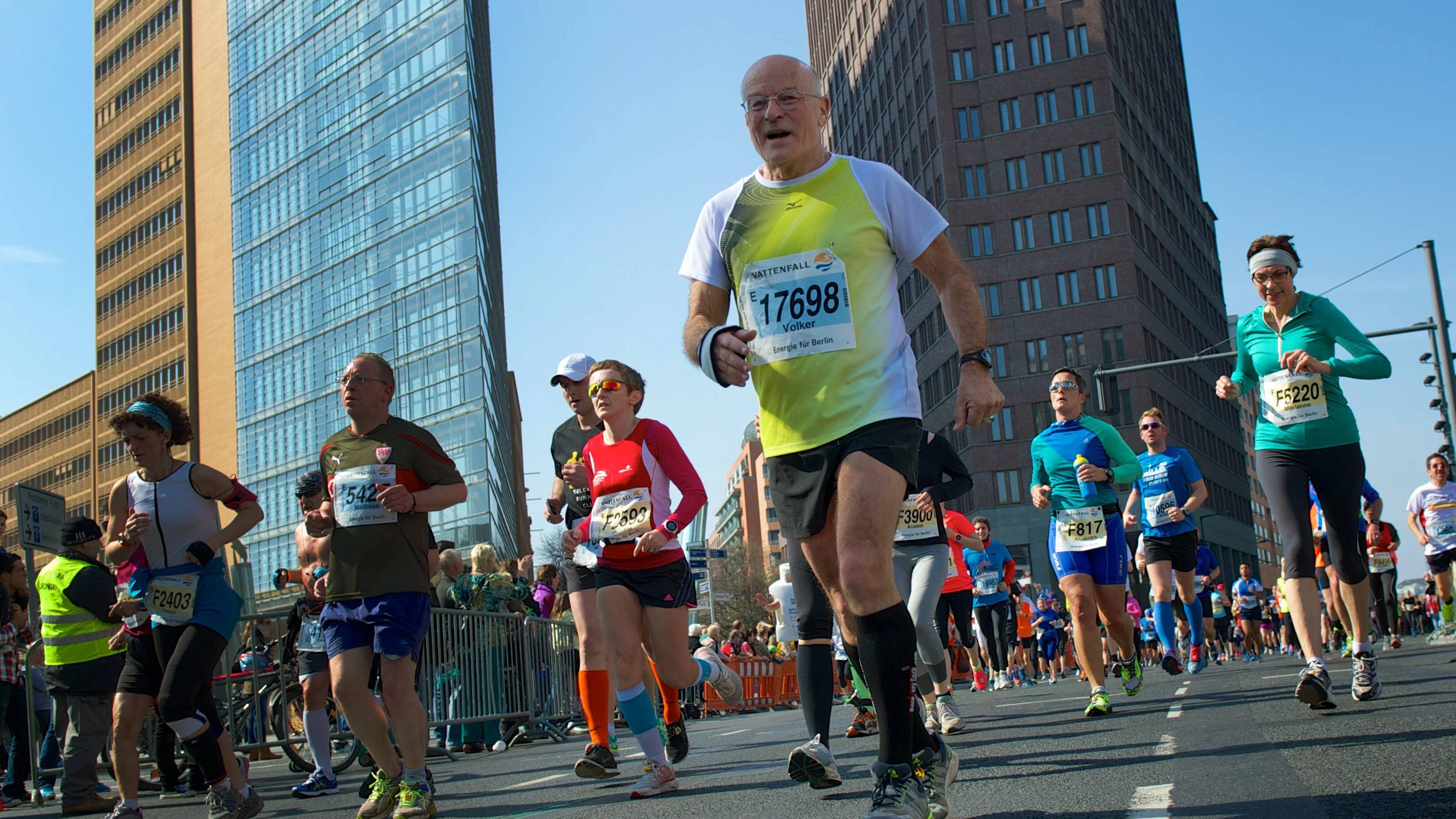 Im Alter den Marathon entdeckt: Volker Schlöndorff ist hier bei dem Lauf 2014 in Berlin.