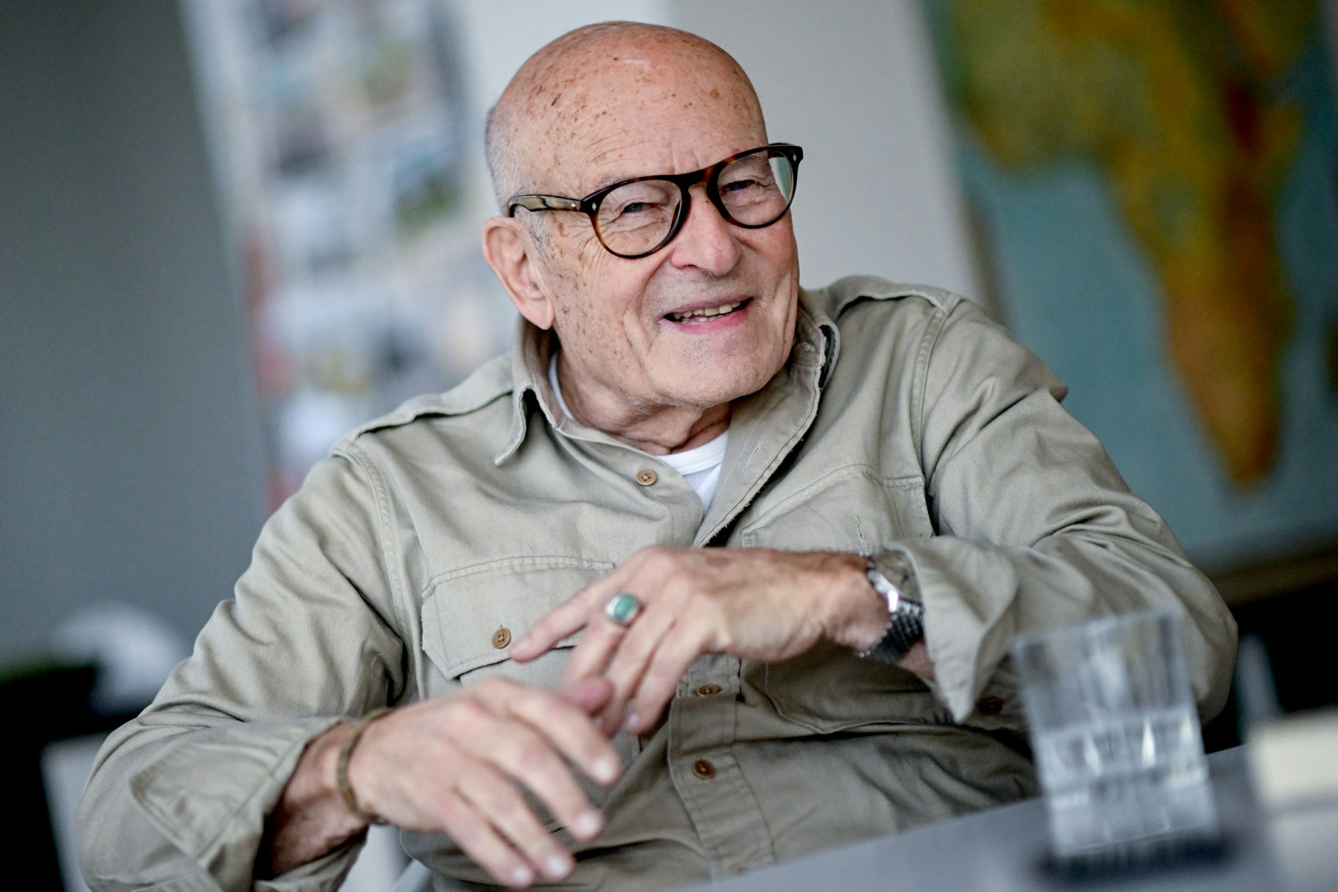 Regisseur Volker Schlöndorff in seinem Haus in Potsdam-Babelsberg: Am Ostersonntag feiert er seinen 85. Geburtstag – ganz unspektakulär.